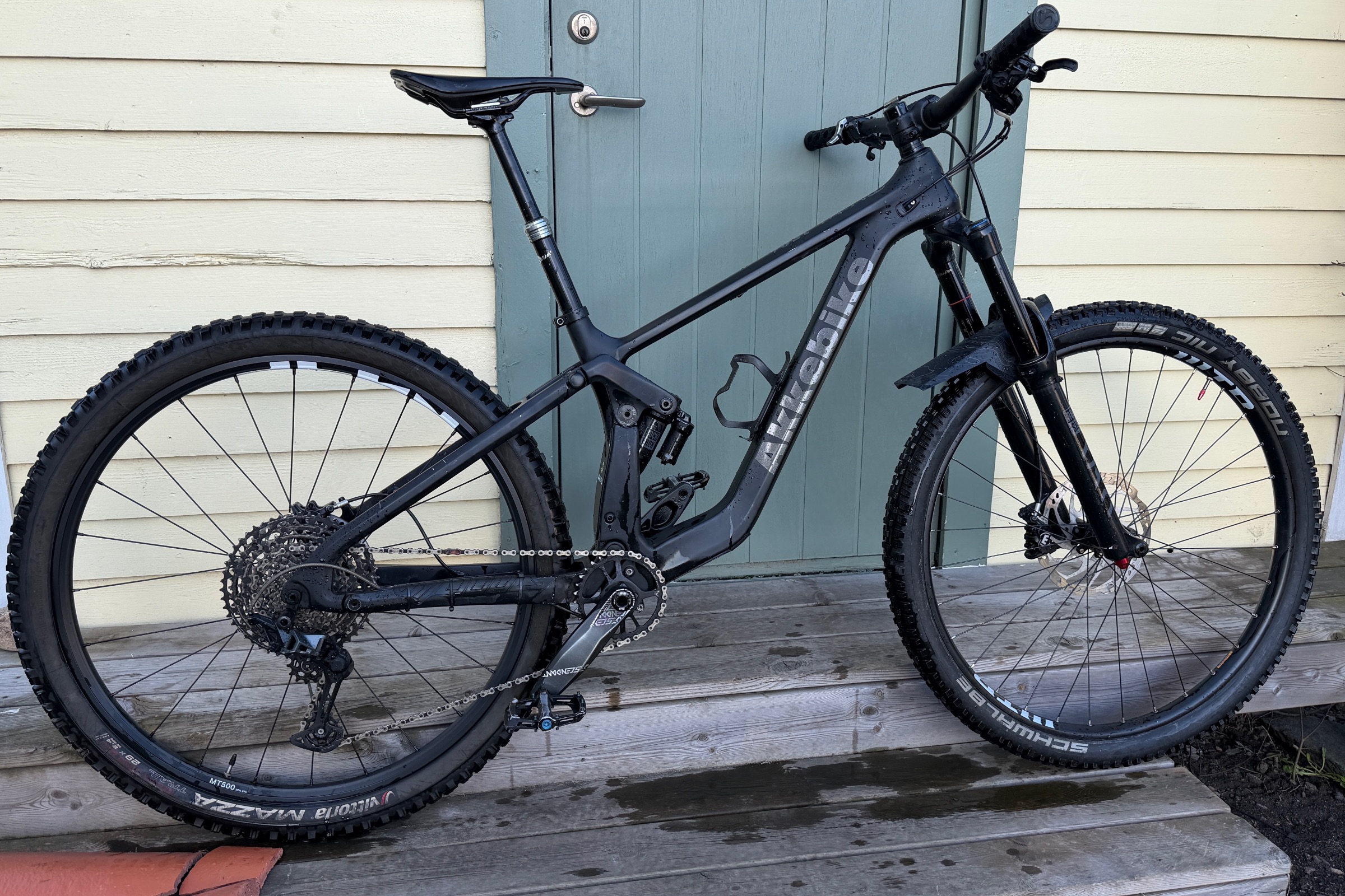 Akkebike - Tjidtják 1586 - Storlek medium  - Beg - Såld - 3