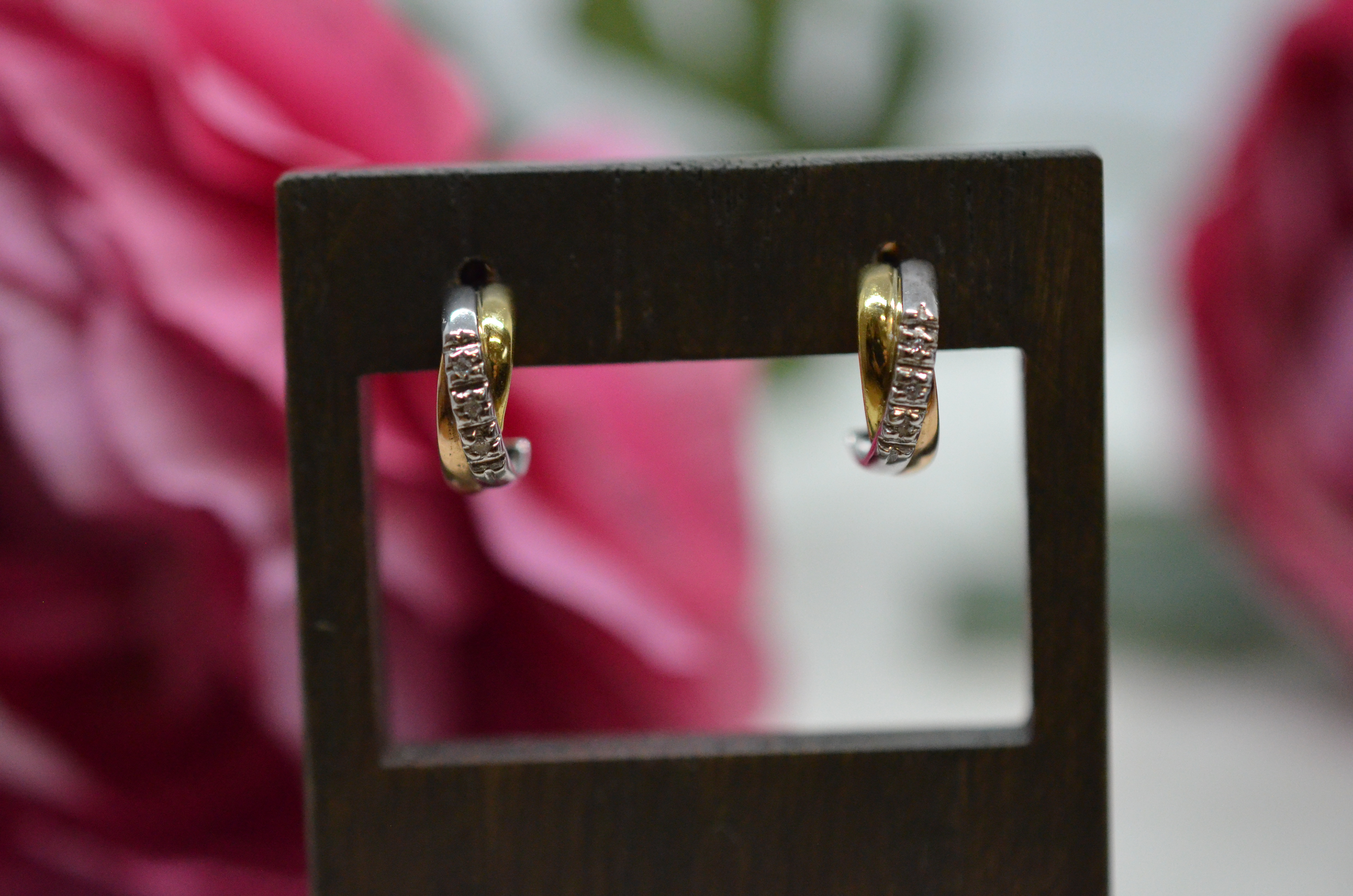 Second Hand 18k halvcreoler med diamanter