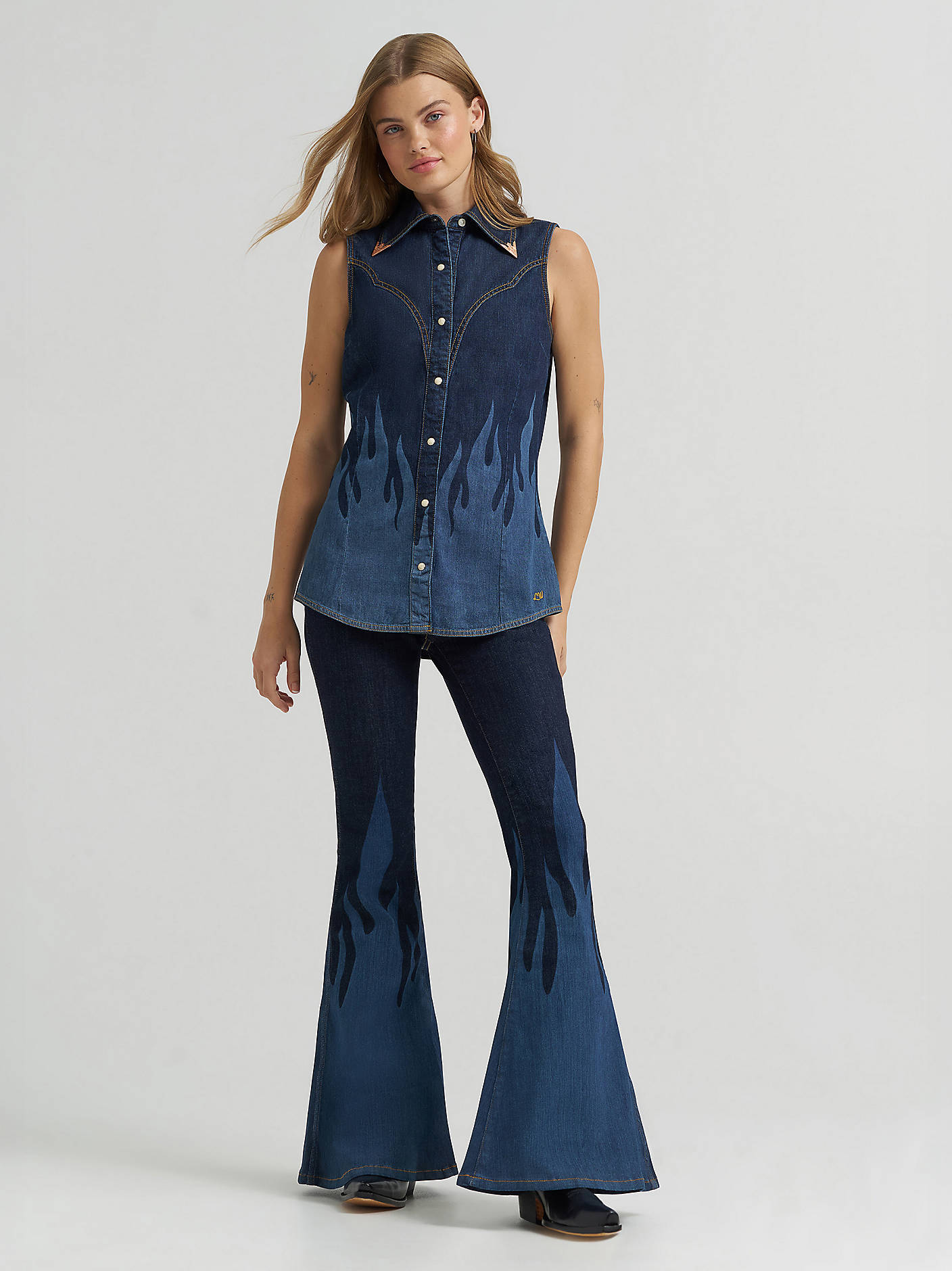 LAINEY WILSON X WRANGLER SLEEVELESS SHIRT - 6
