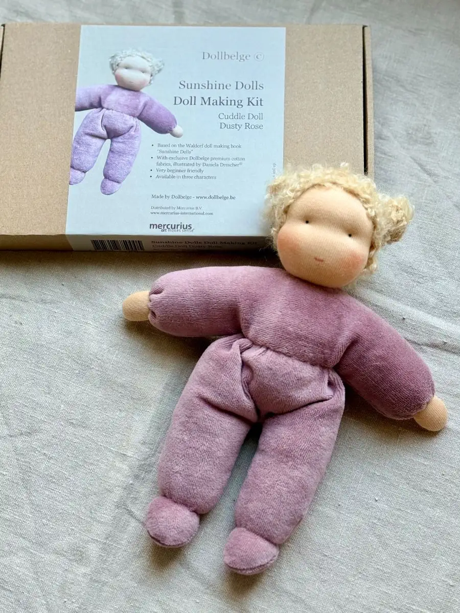 Gör din egen Waldorfdocka Docktillverkningskit – Sunshine Doll (Dollbelge) Dusty Rose  - 6
