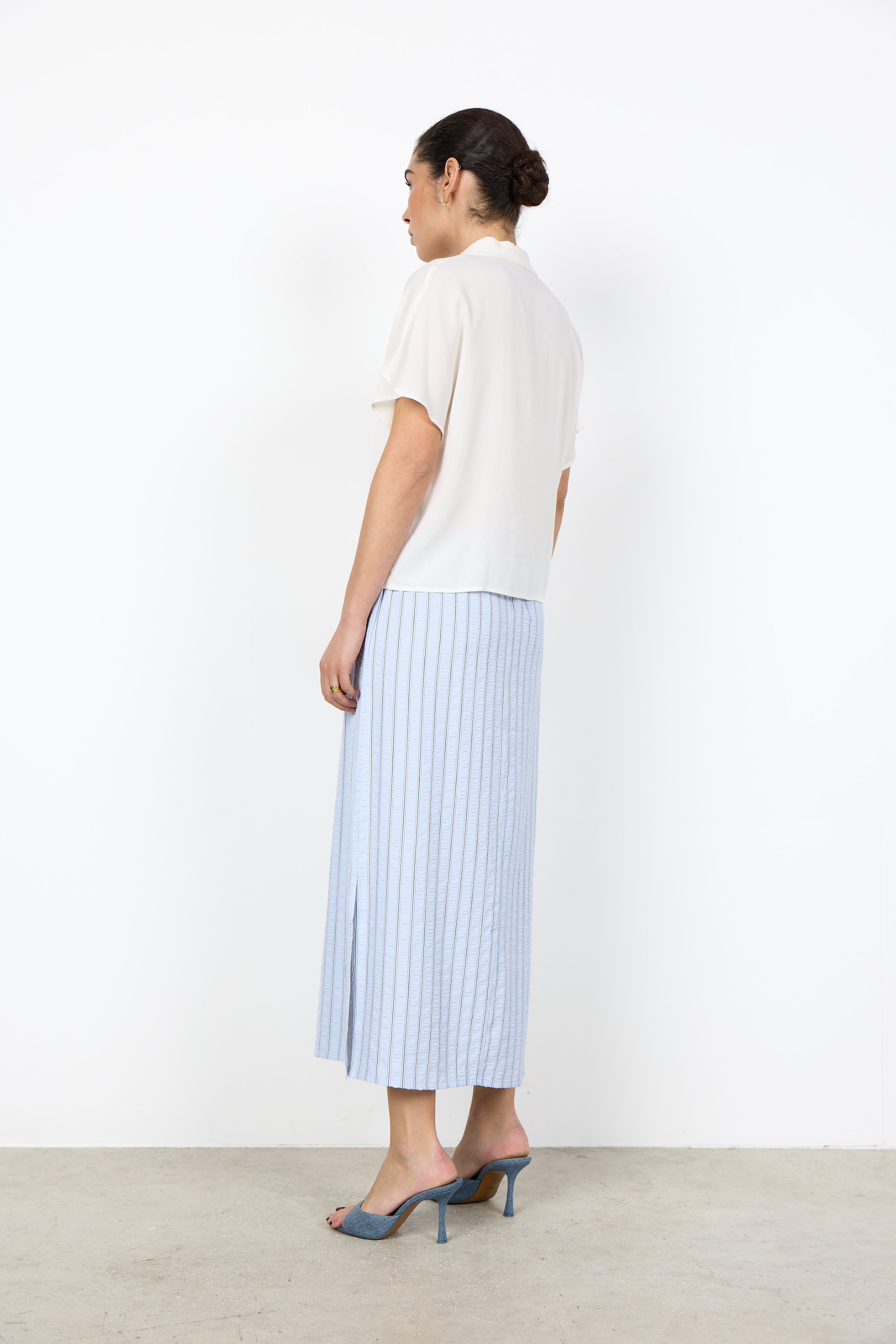 SC-RADIA 69 Vit Blus