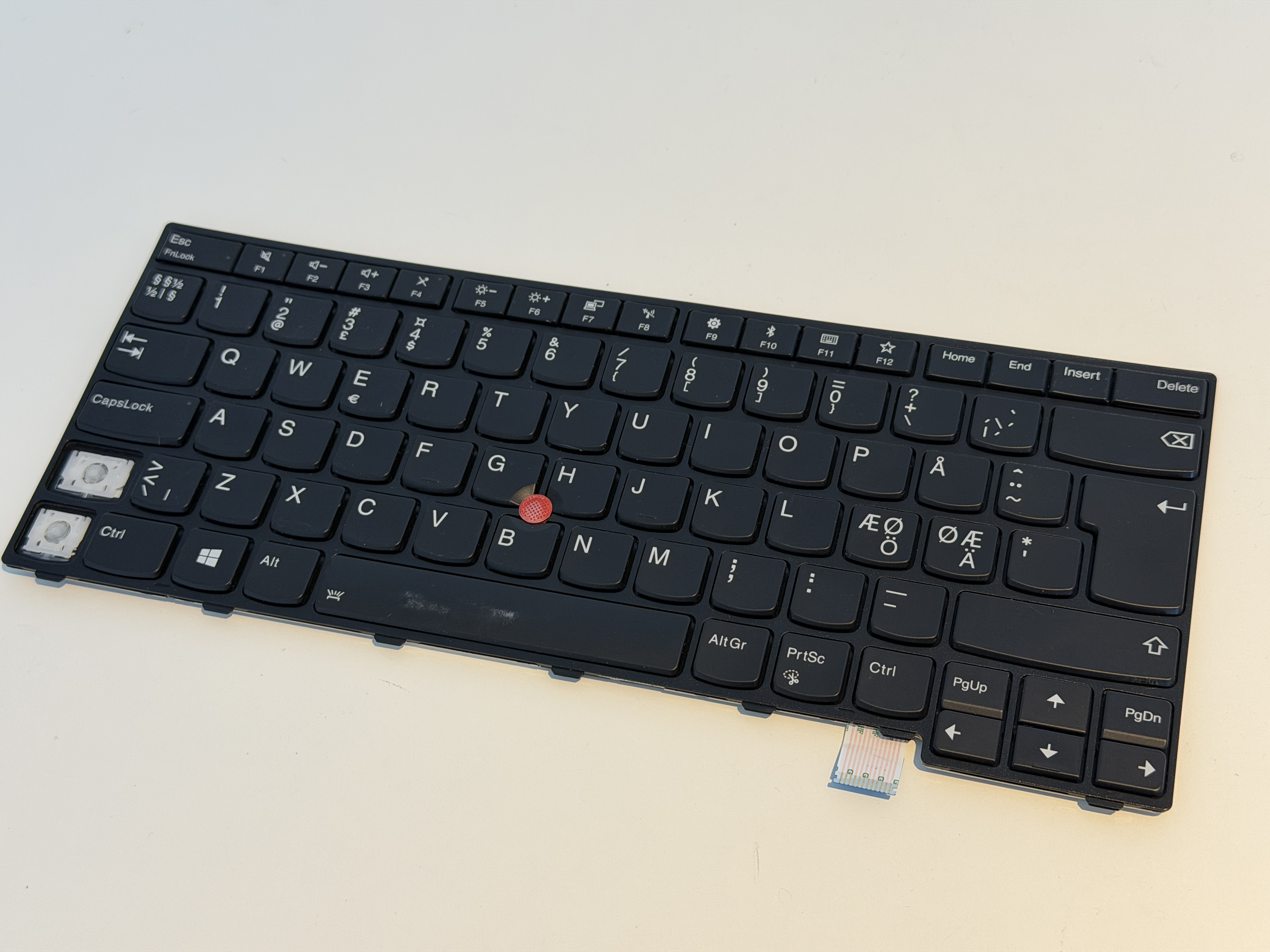 Original Lenovo  Nordic Keyboard ThinkPad 13 Gen2 T460S T460P T470S T470P Tangentbord FRU 01EN763 (Saknar knappar)