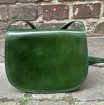 Sadelväska i vackert skinn, grön