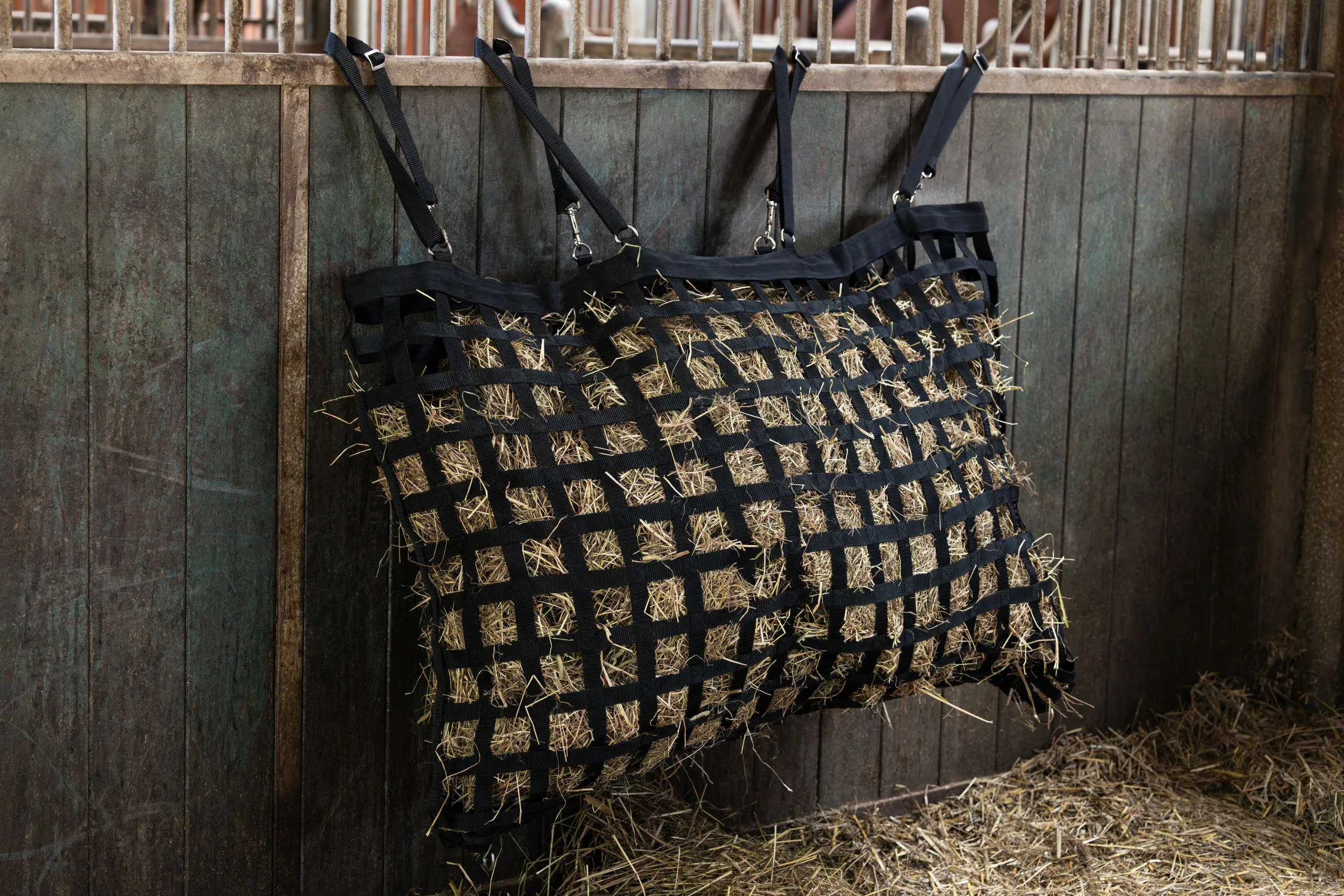 Hönät / Hay Bag för häst – Slow feeder, slitstark och spillsmart - 3