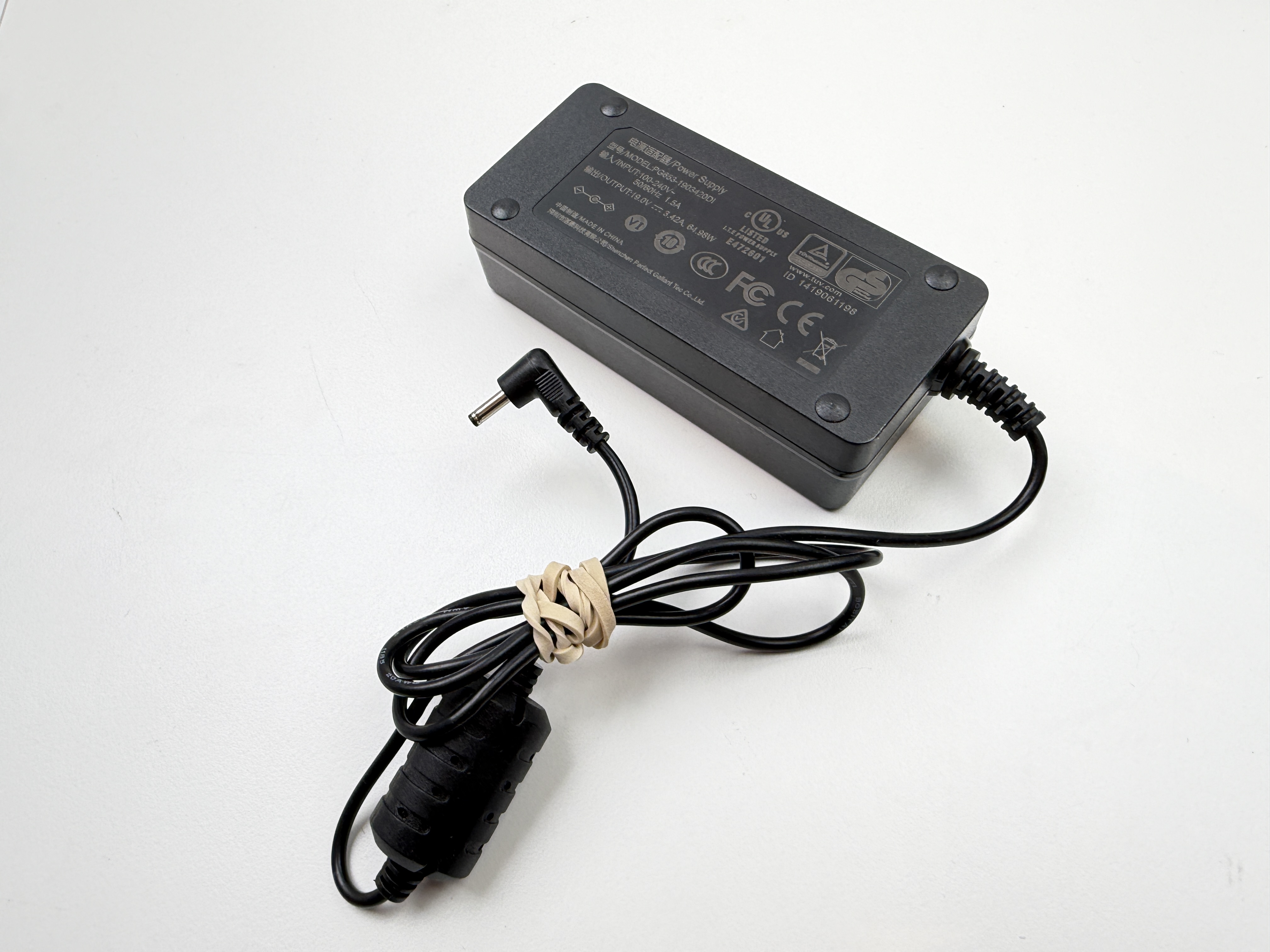 Begagnad Laddare 65W PG653 (19V 3.42A) AC-Adapter för Laptop / Elektronik