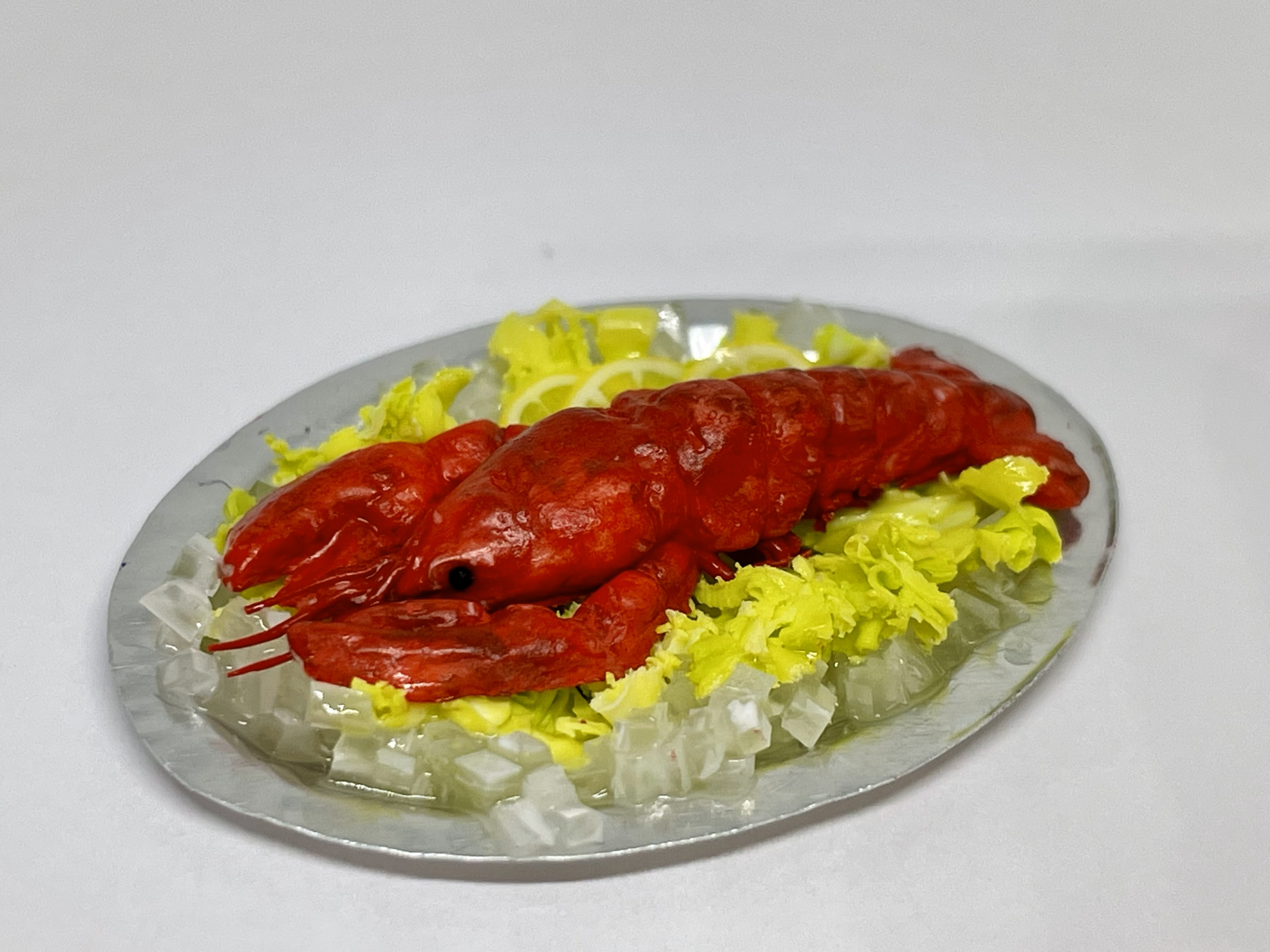 Lobster on ice - made by Sandra Vikström, Miniatyrbruket
