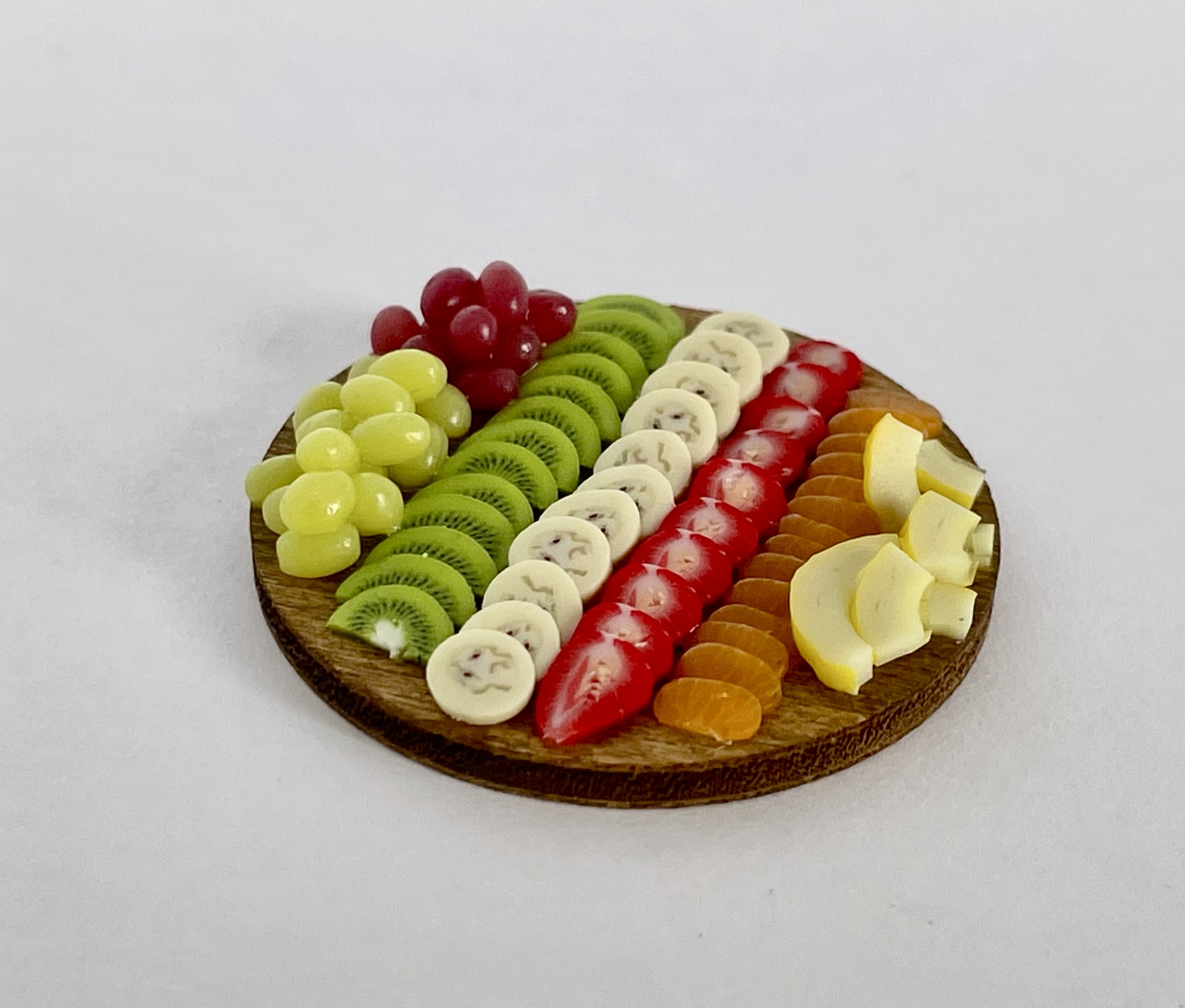 Fruktbricka, rund, gjord av Sandra Vikström, Miniatyrbruket