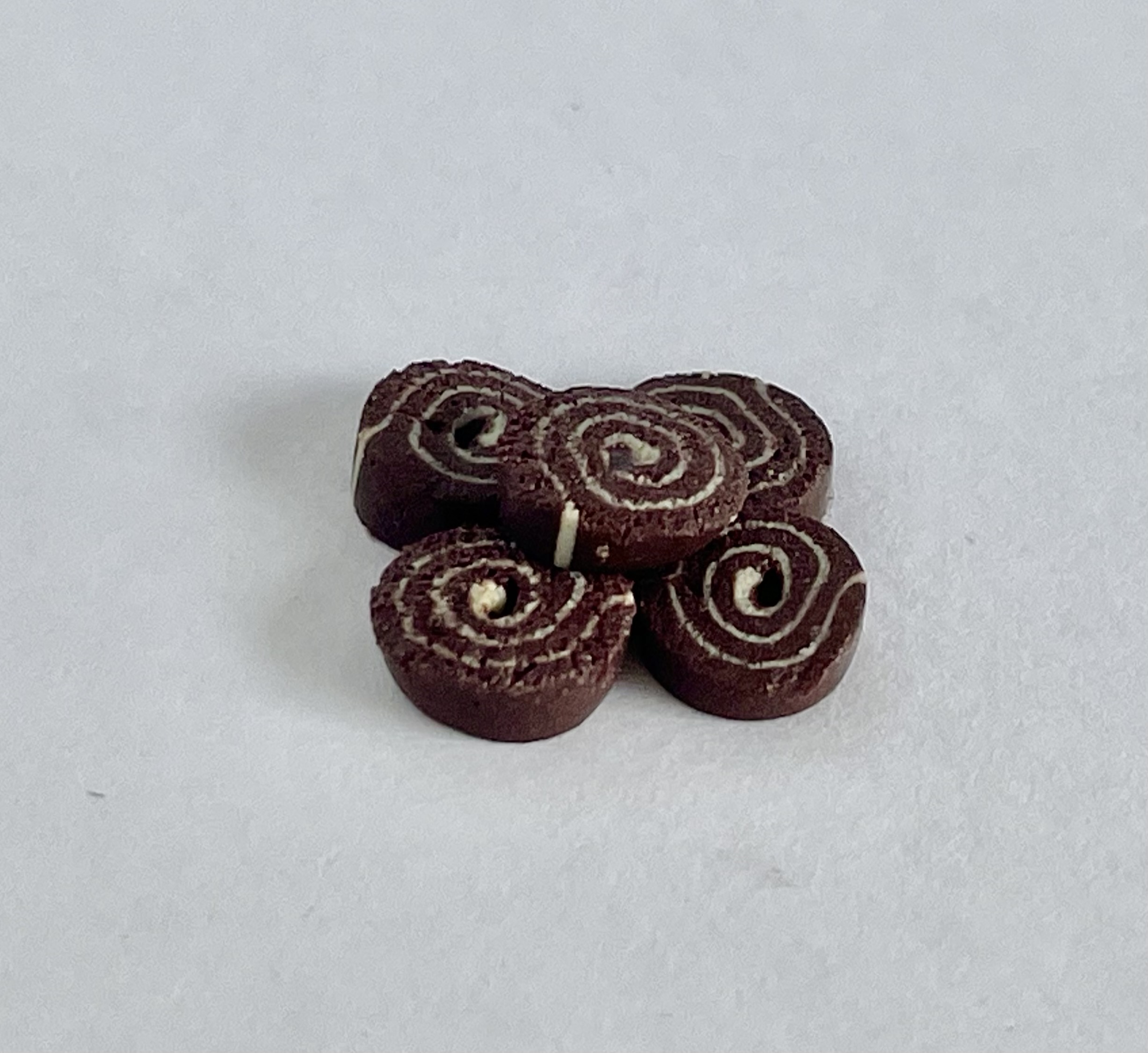 Roll cake, chocolate, 5 pieces -Sandra Vikström