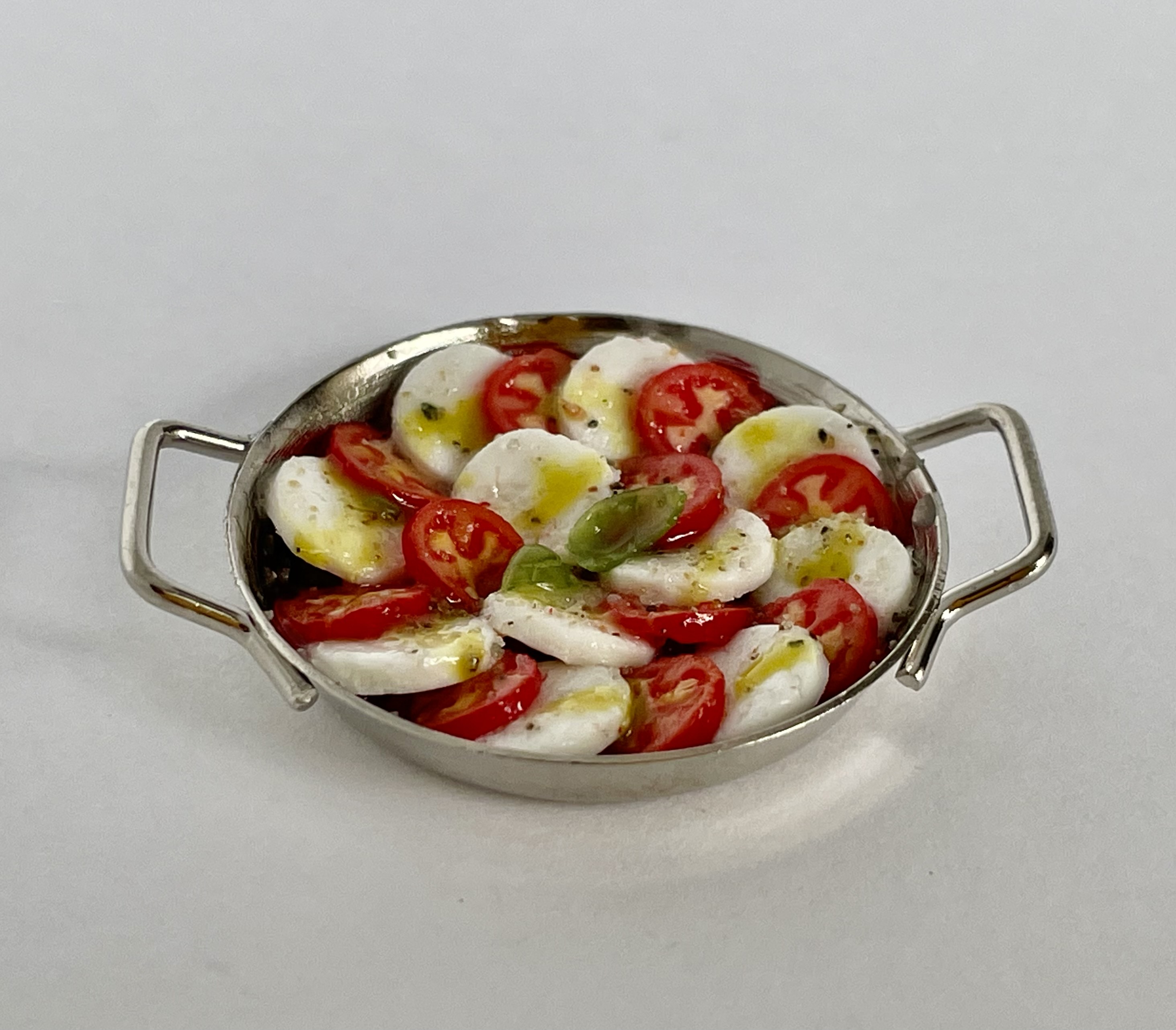 Tomato and mozarella in a pan -Sandra Vikström