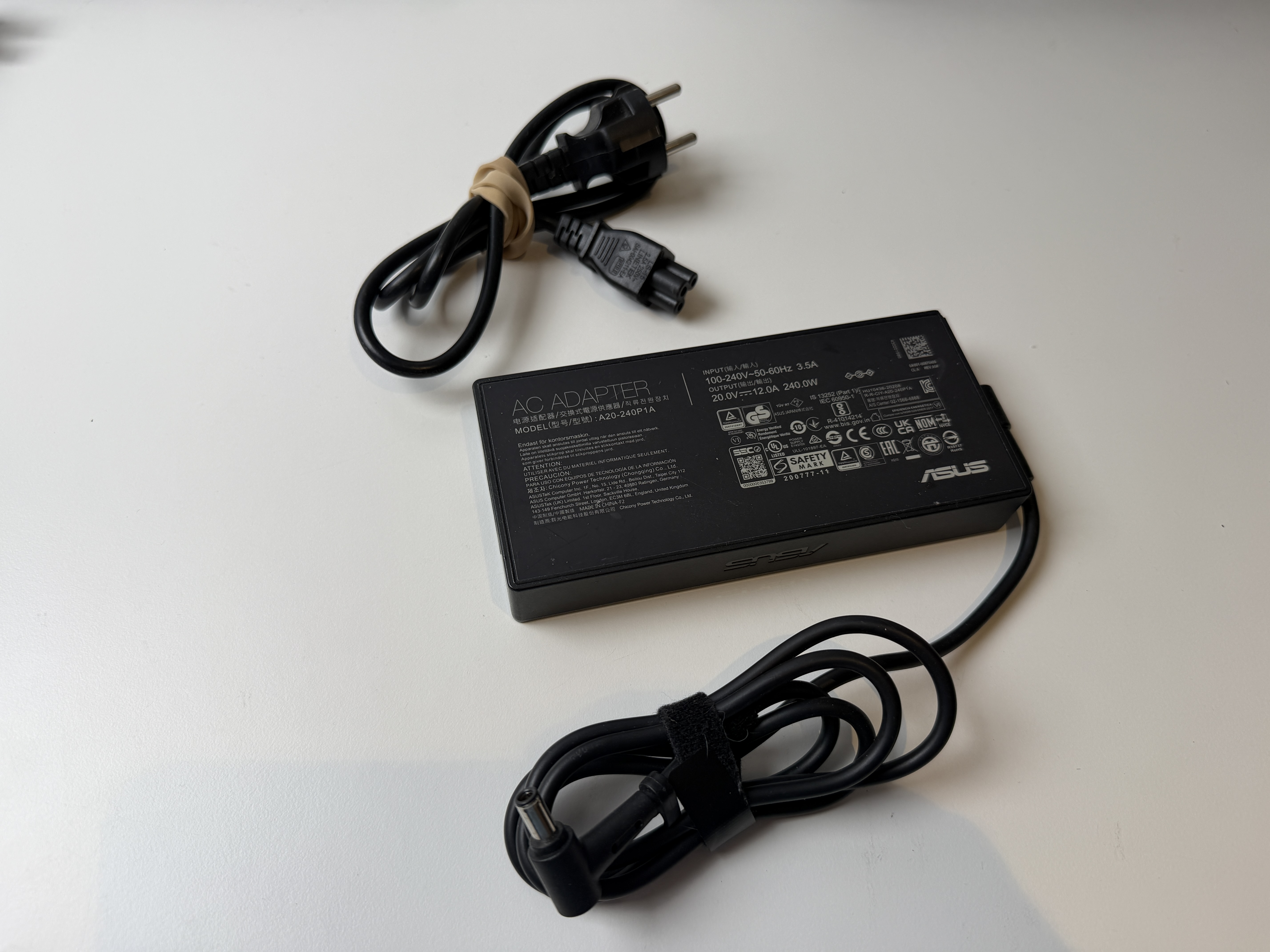 Begagnad Original Laddare 240W ASUS ROG / TUF Gaming 20V 12A Modell A20-240P1A