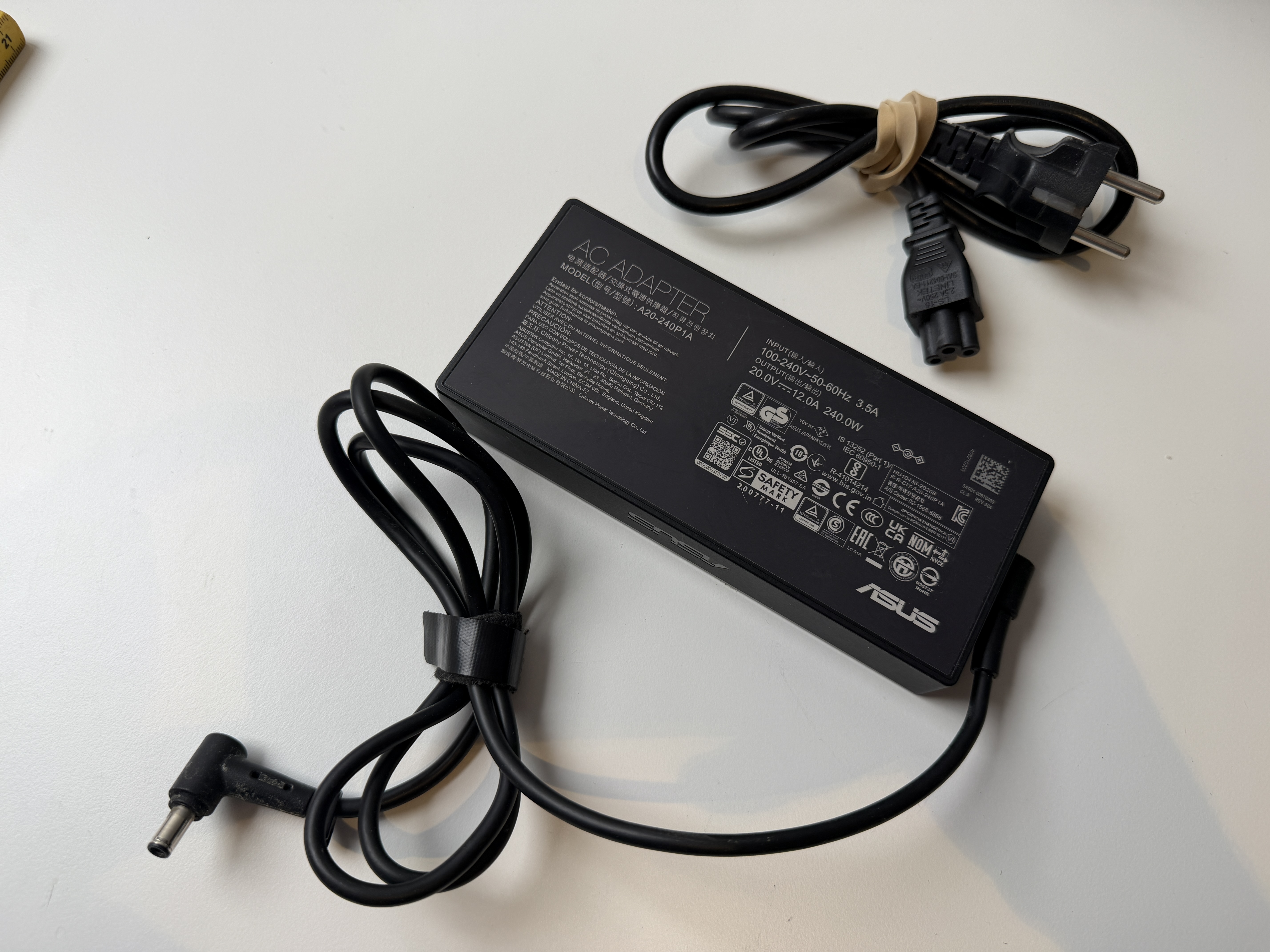 Begagnad Original Laddare 240W ASUS ROG / TUF Gaming 20V 12A Modell A20-240P1A