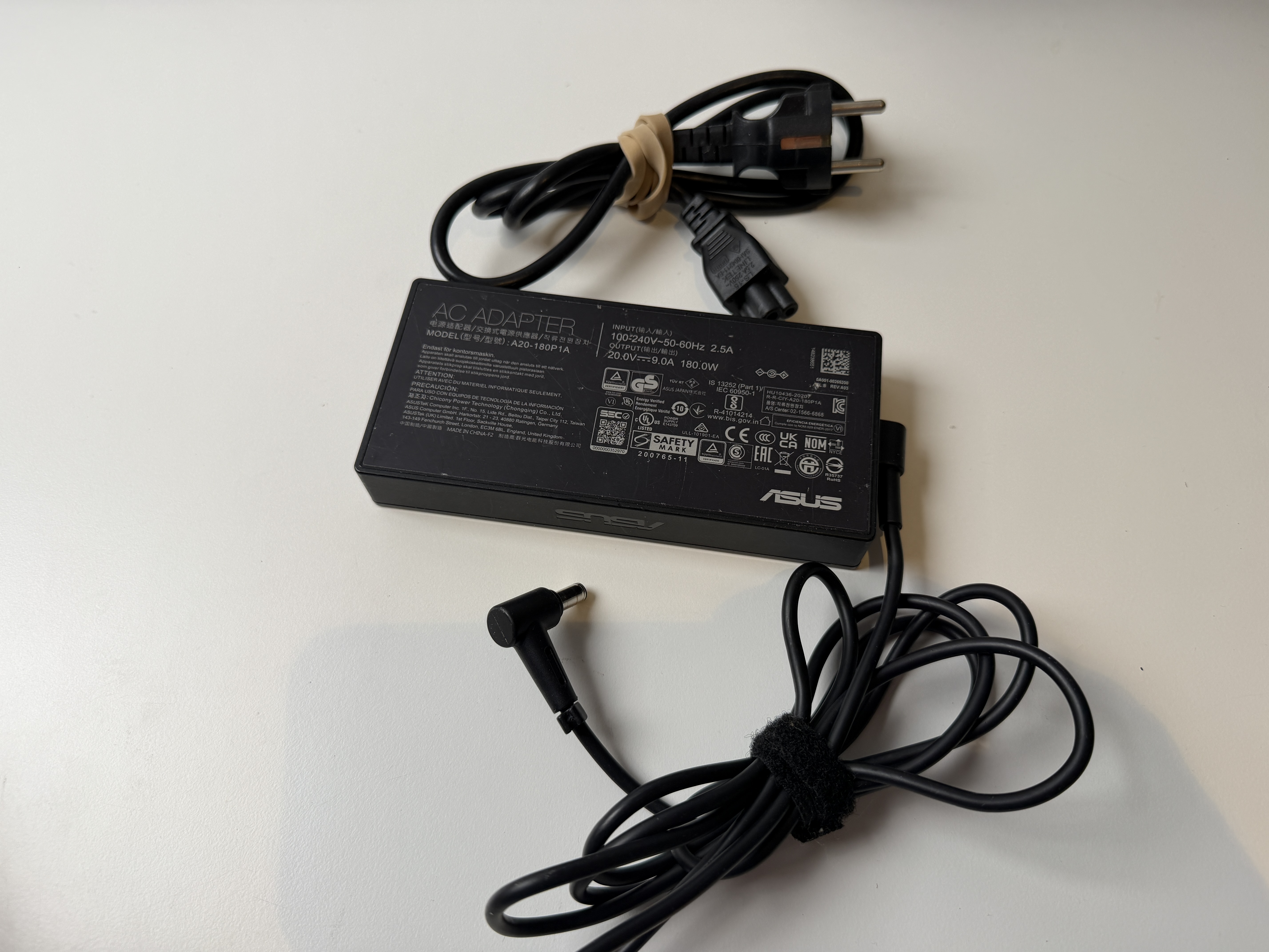 Begagnad Original Laddare 180W ASUS ROG / TUF Gaming 20V 9A Modell A20-180P1A