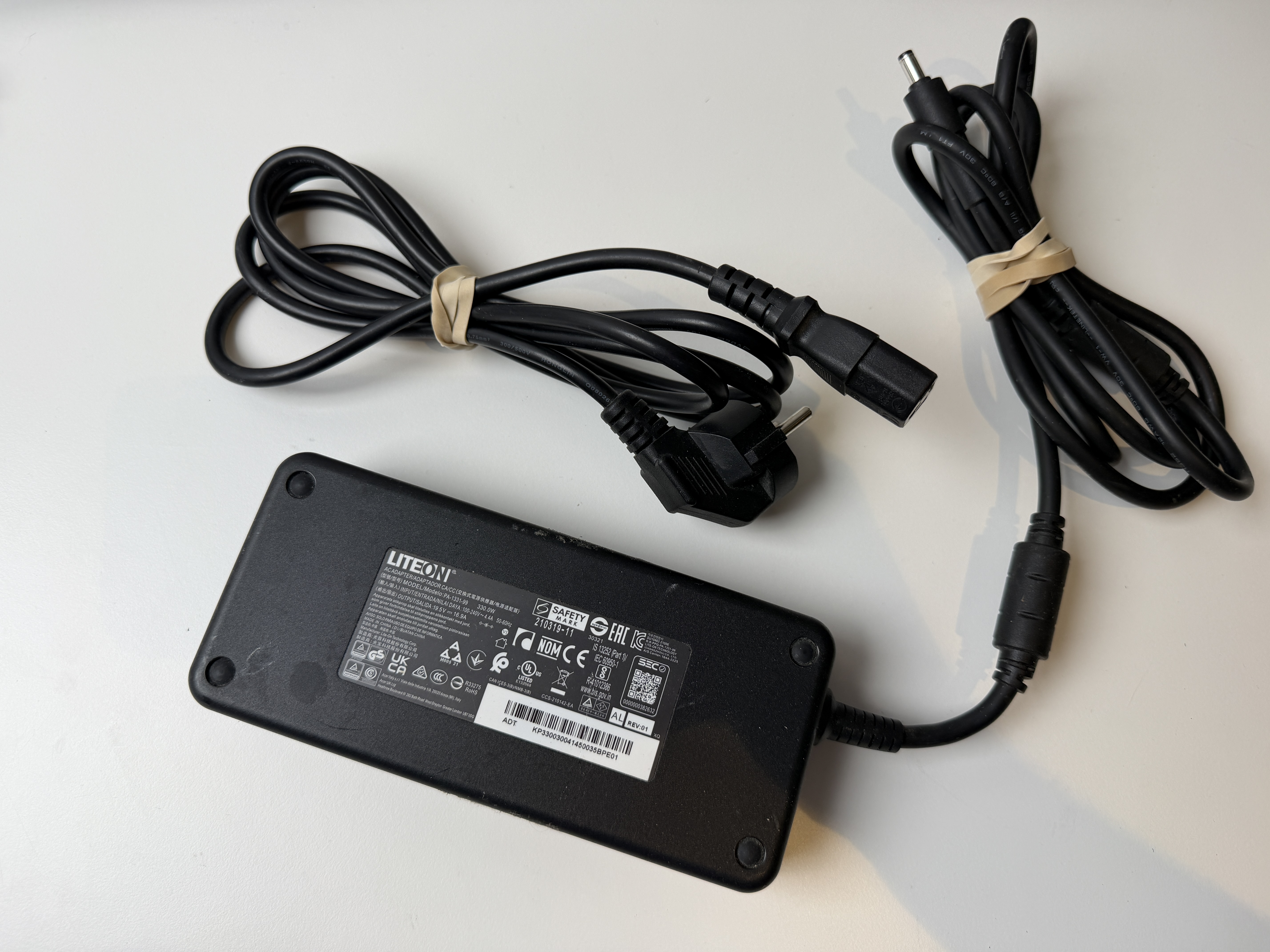Begagnad Original Laddare 330W LiteOn 5.5×1.7mm Acer Predator 19.5V 16.9A Modell PA-1331-99