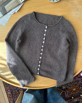 PetiteKnit Ivy Cardigan (23 m st 3,5)
