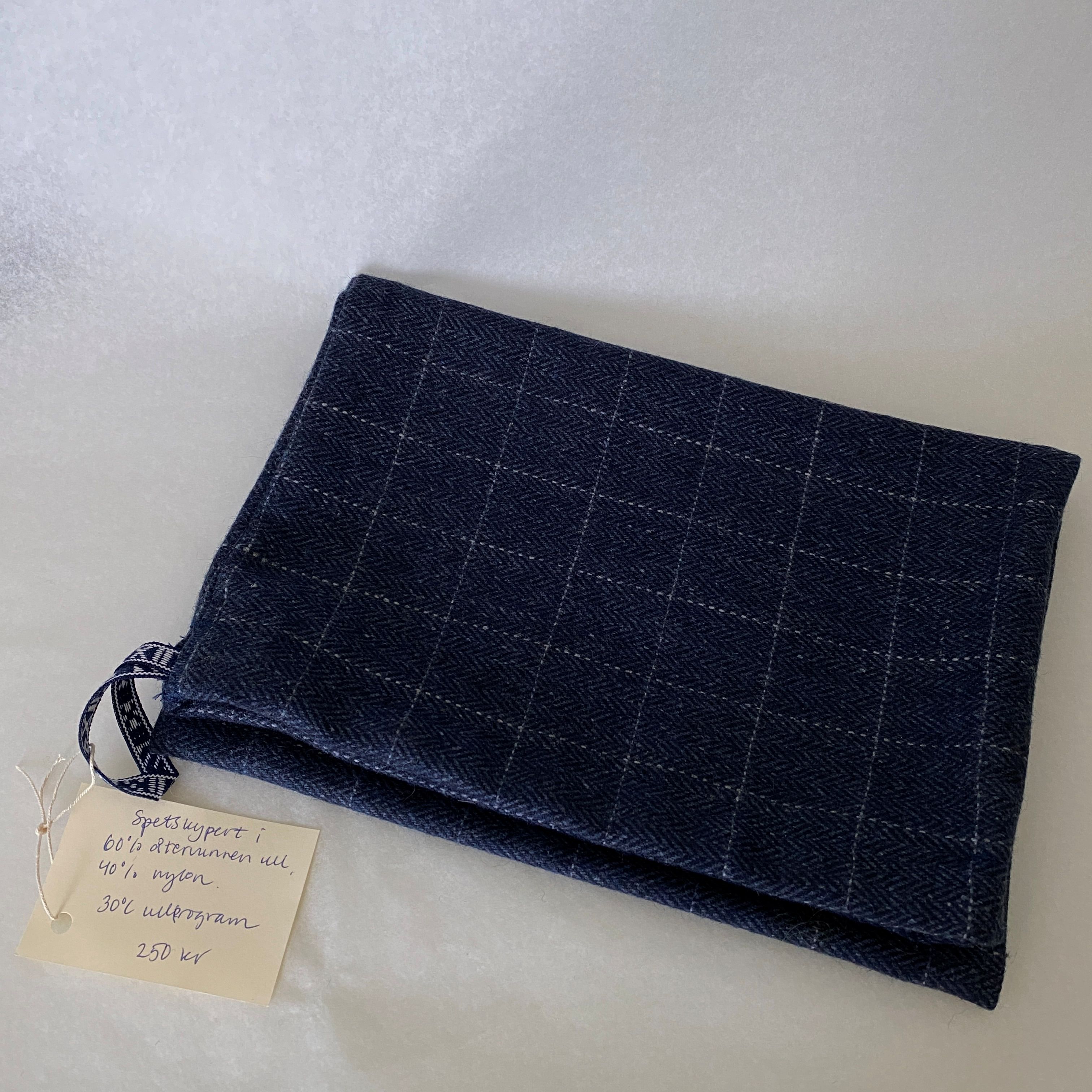 Påse 33x25 cm,  blå med vita kritstrecksrutor - 2