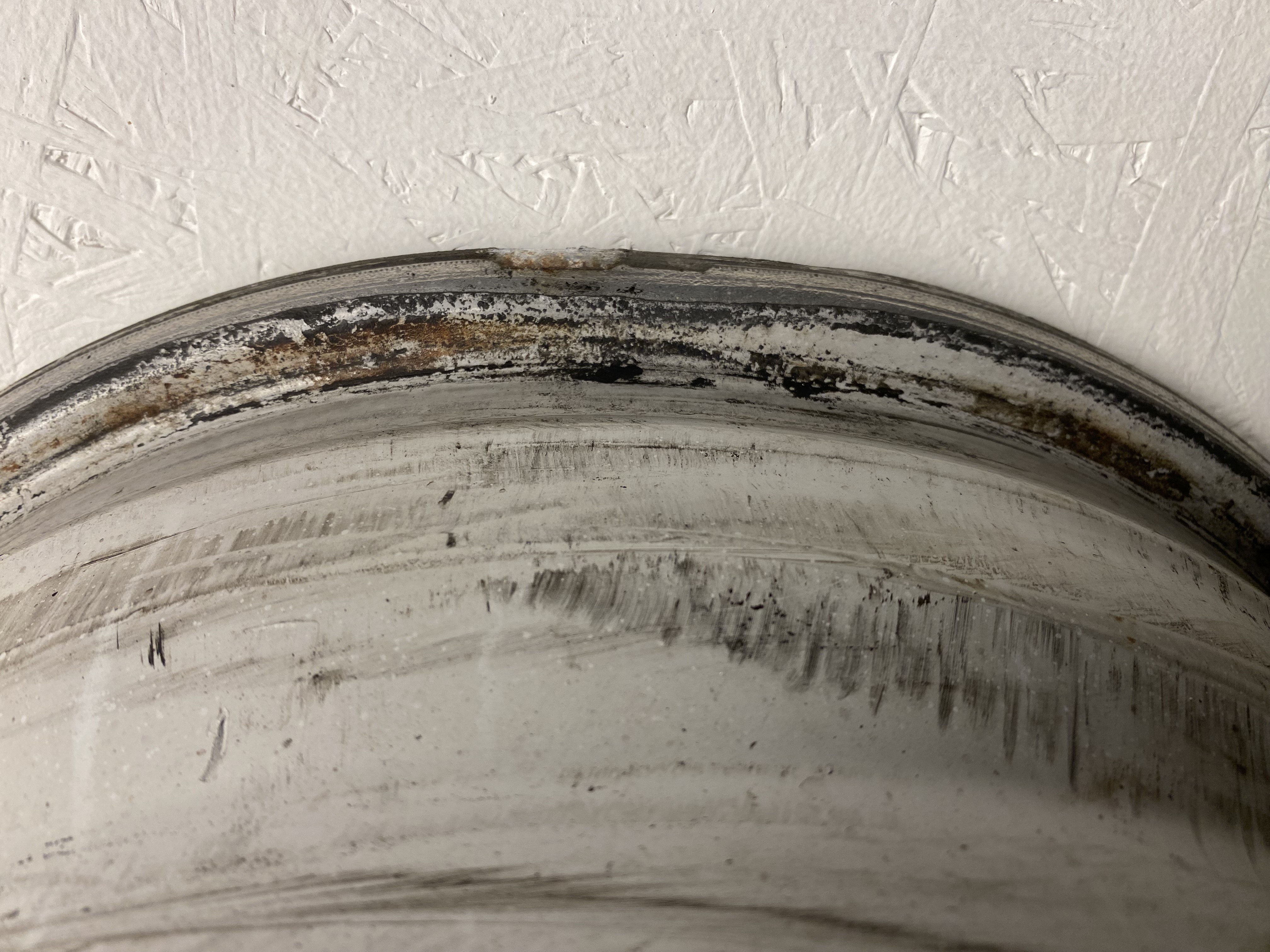 BEGAGNAT | 4 st | 15" ALUFÄLGAR Volvo Arcturus 3080333 | 4x114.3 6x15 ET44 67.1 | Kåpor saknas + Skada - 11