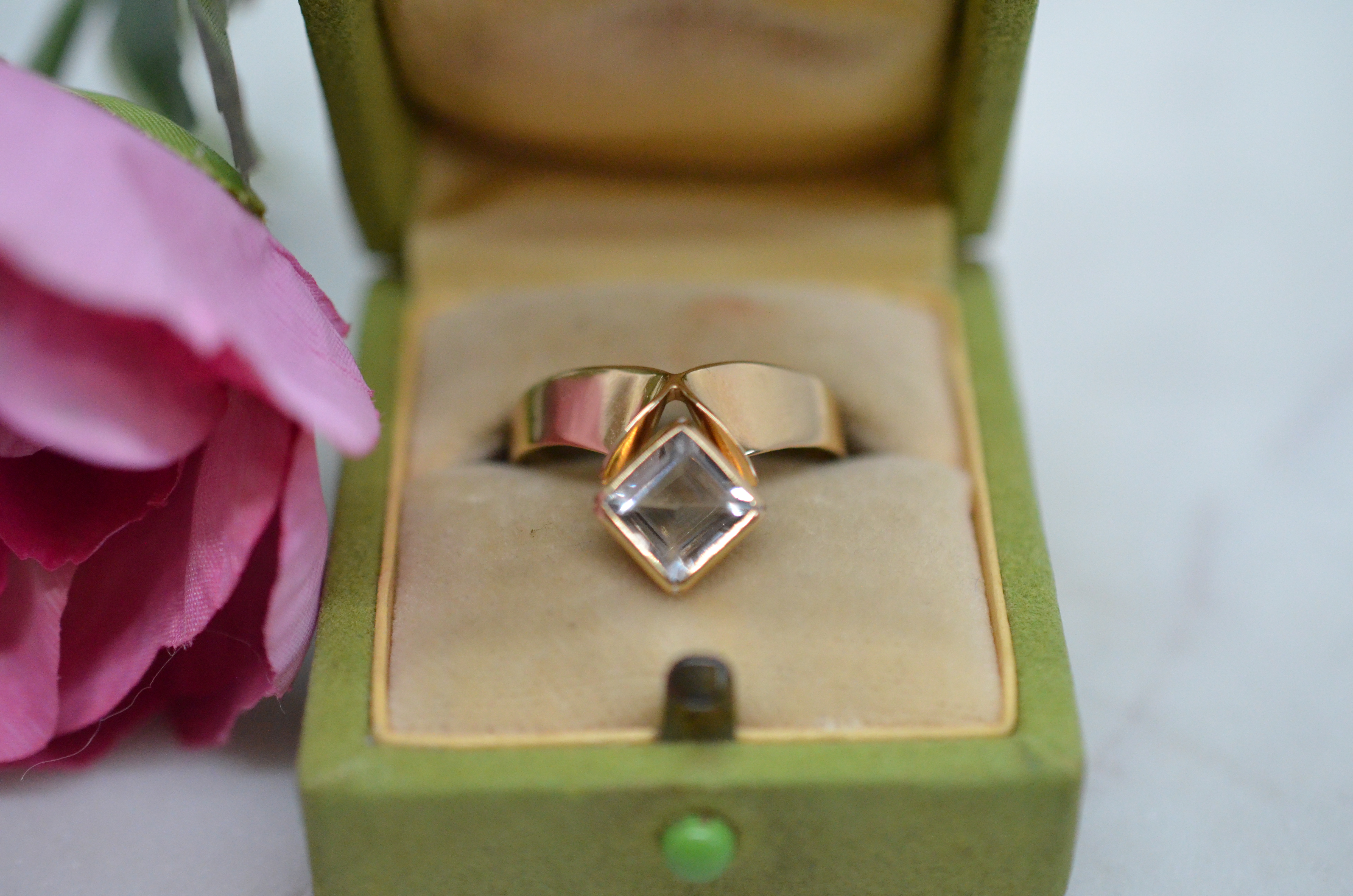 Vintage 18k ring with rock crystal, 1974