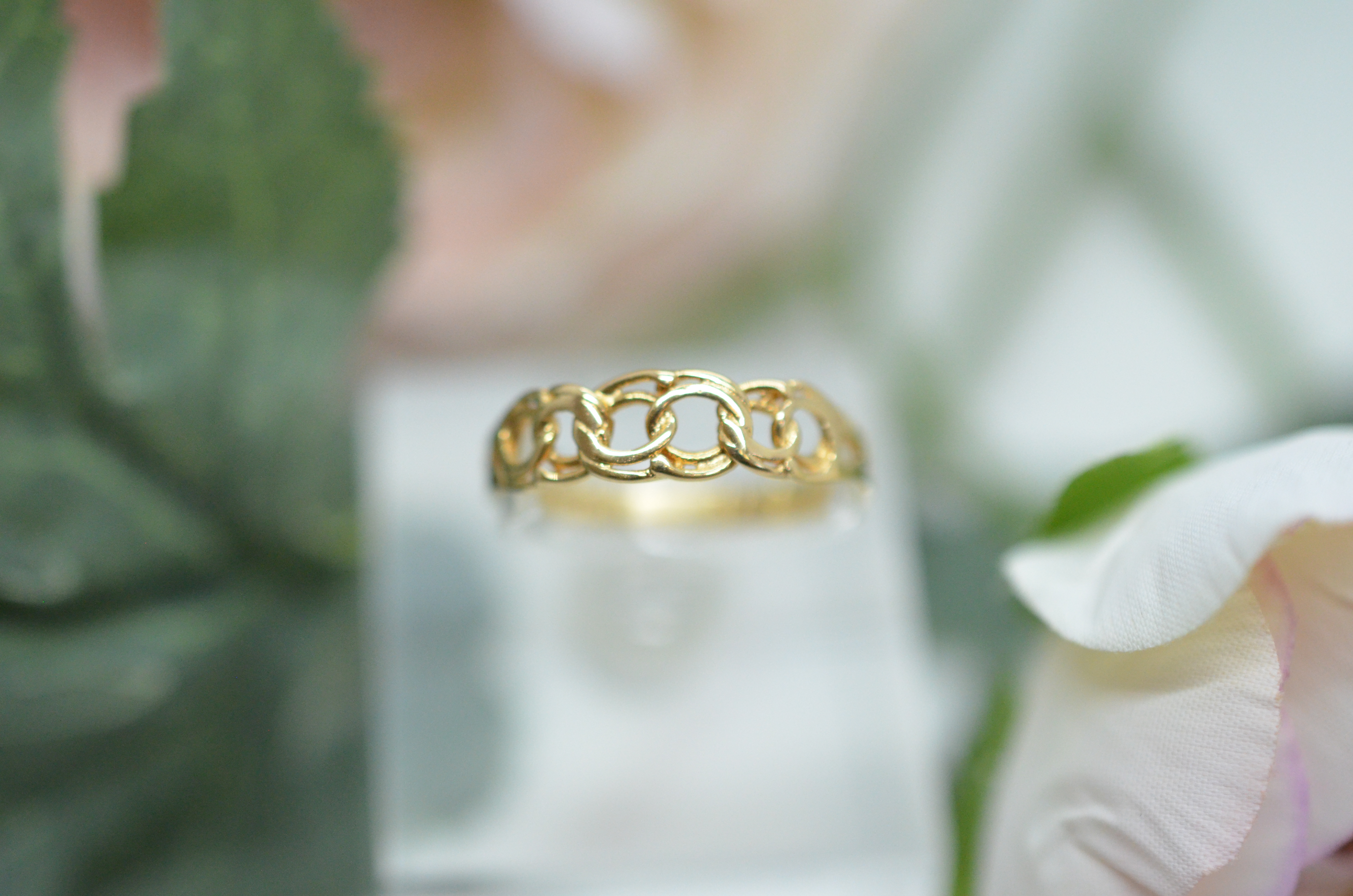 Second Hand 18k Bismarck ring