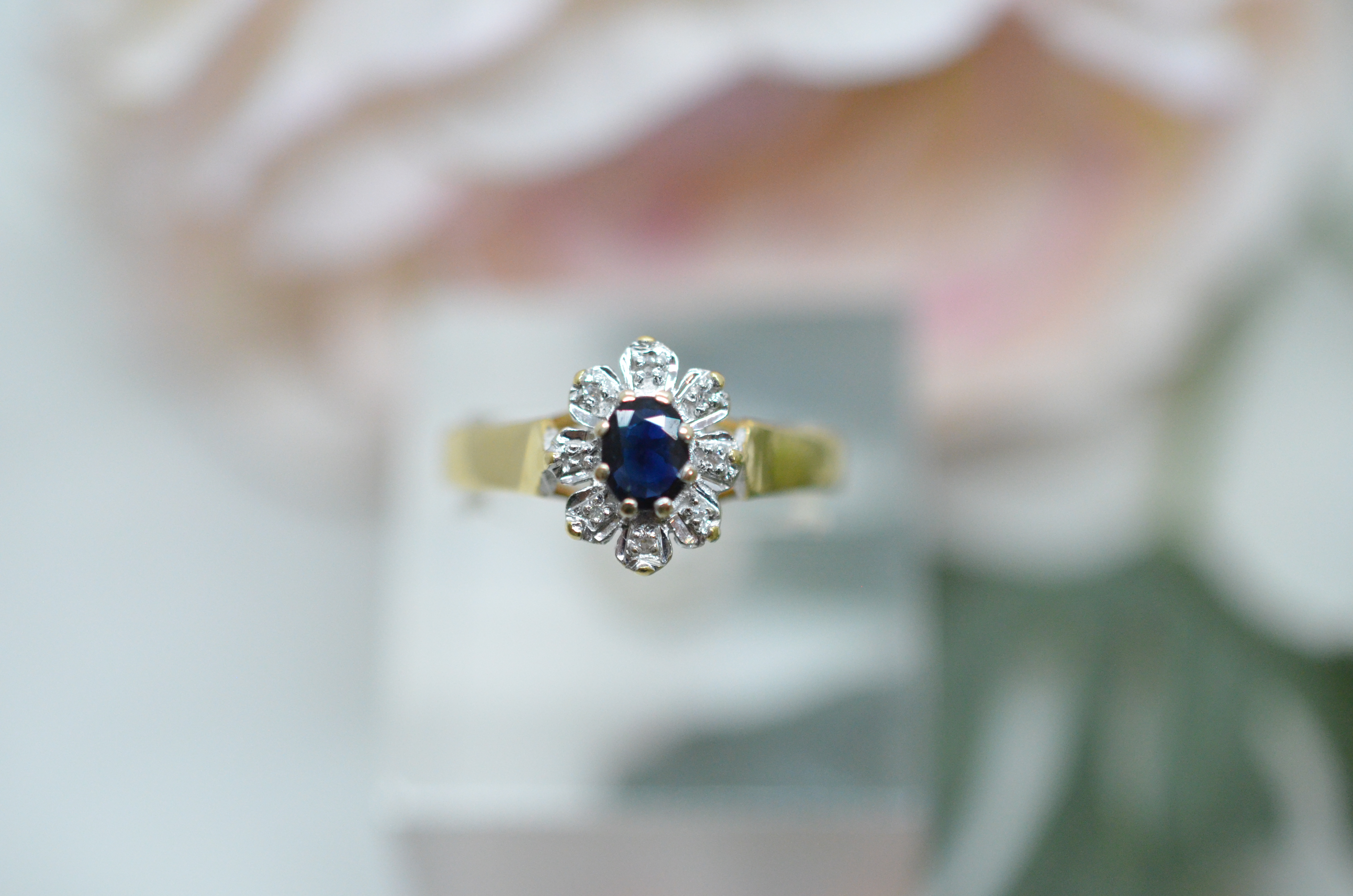 Second Hand 18k ring with Blue and White stones