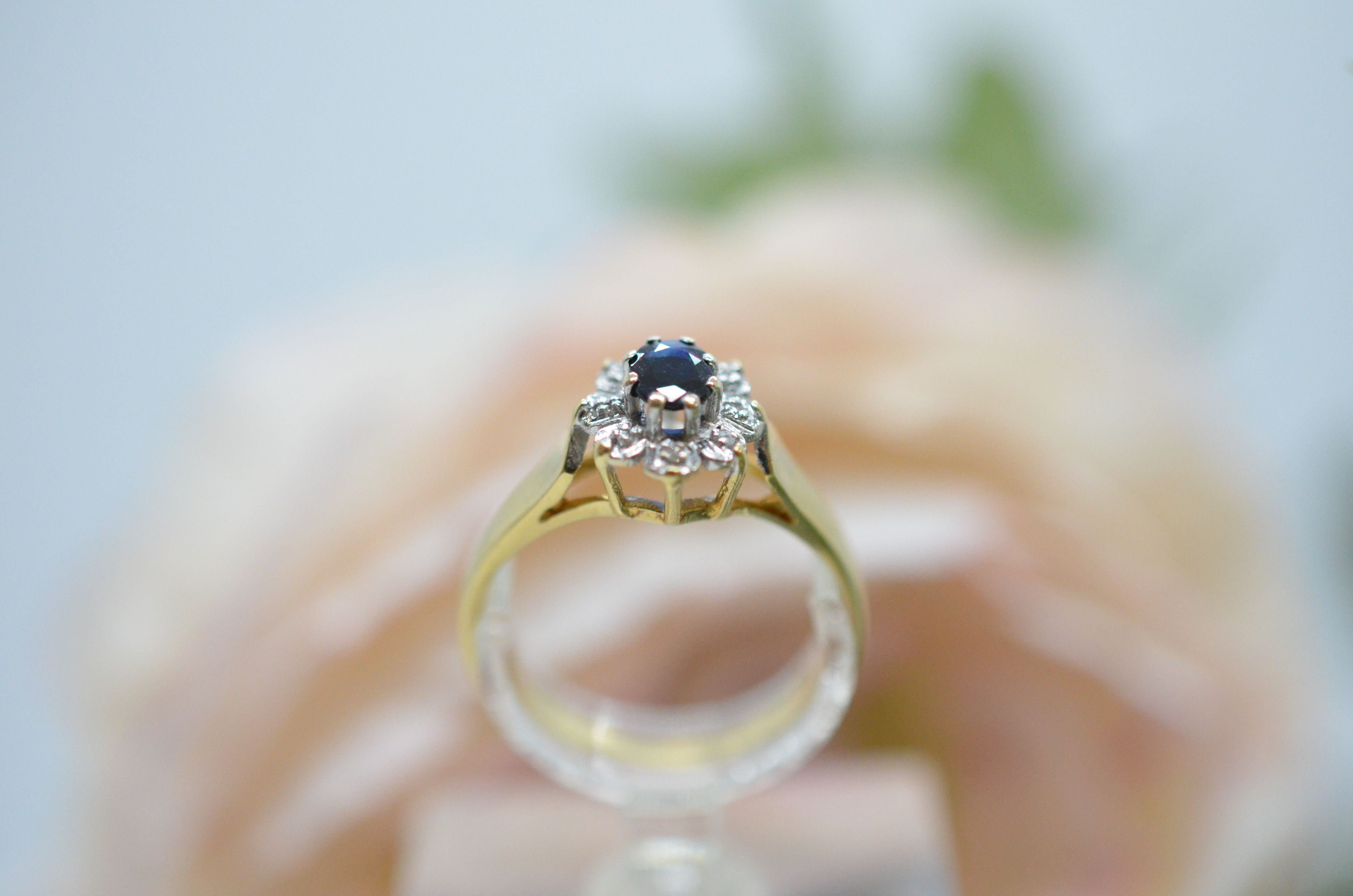 Second Hand 18k ring with Blue and White stones - 2