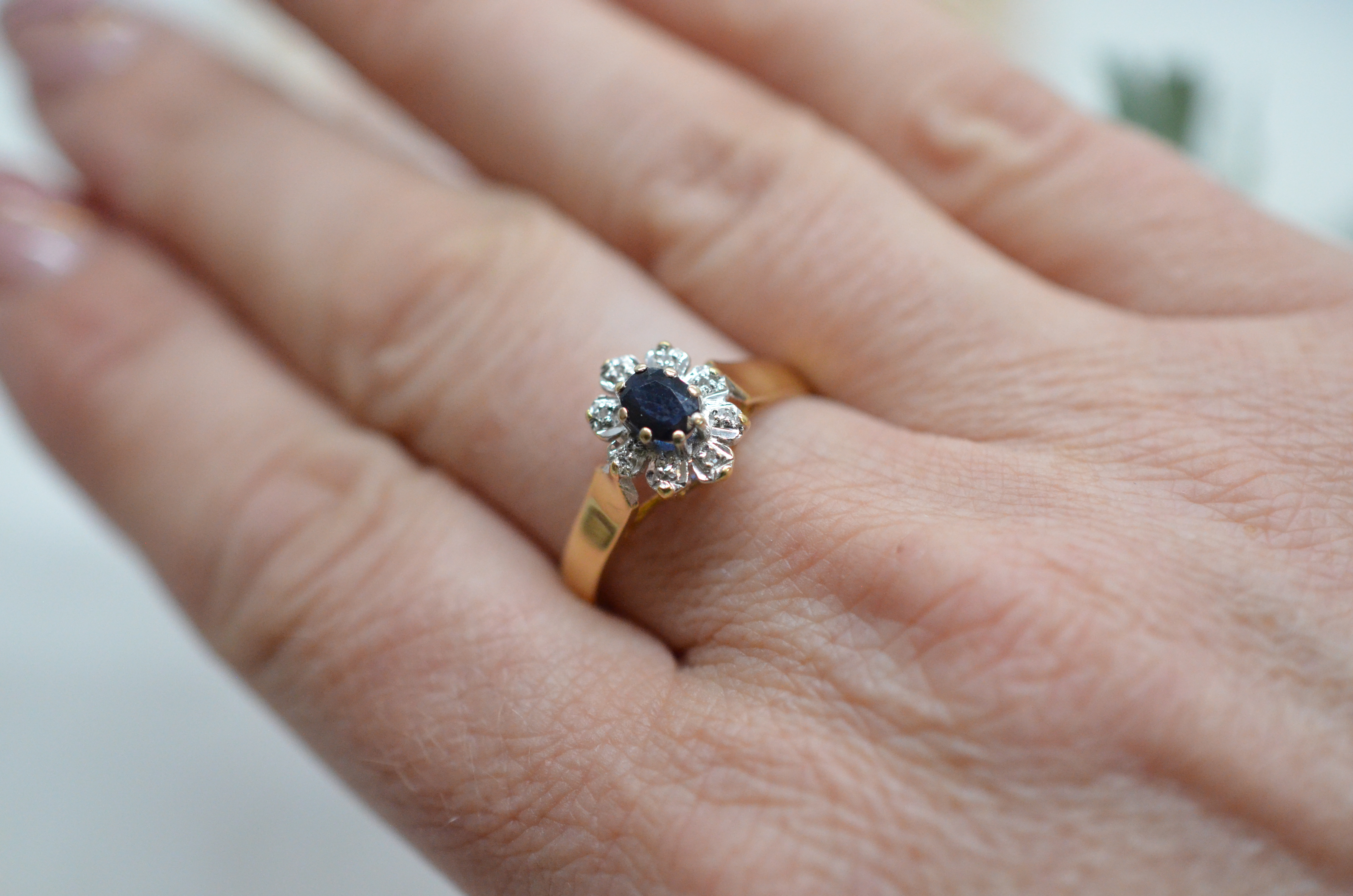 Second Hand 18k ring with Blue and White stones - 3