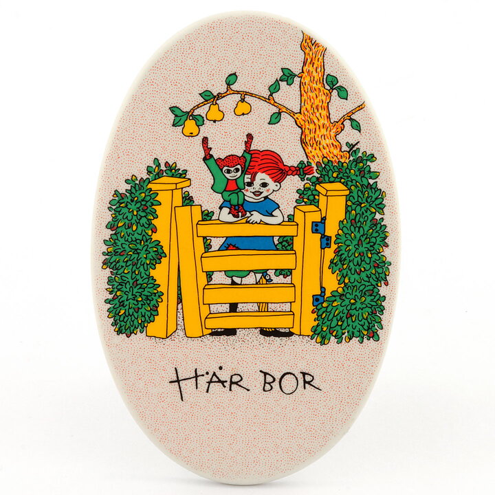 Ingrid Vang Nyman (1990s) Oval Wall Plaque with Pippi Longstocking Motif 13 cm (2)