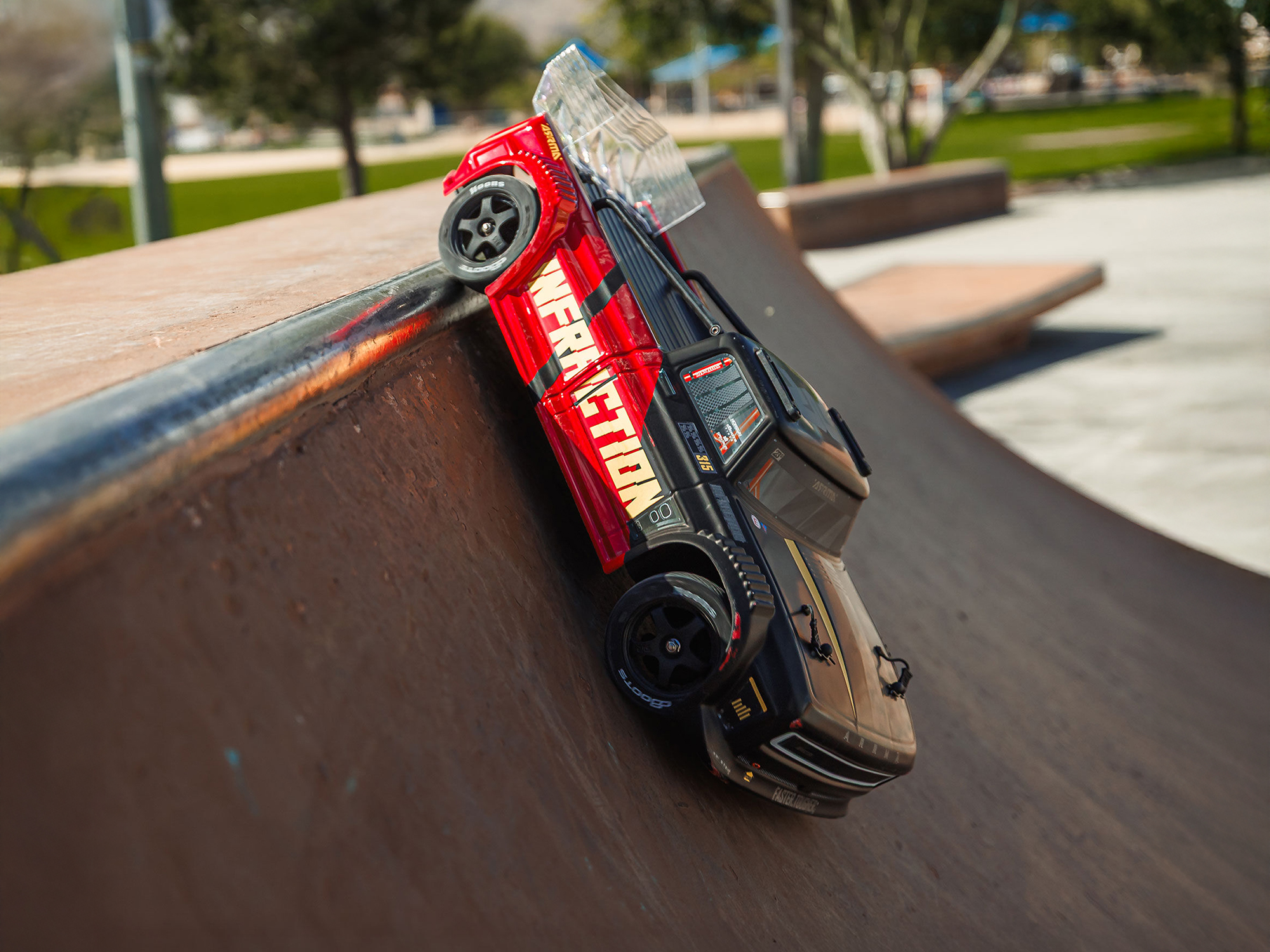Arrma 1/8 INFRACTION 223S DSC 4X4 RTR Brushless All-Road Street Bash Truck, Black/Red - 18