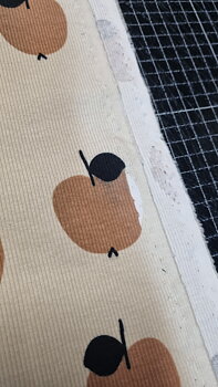 2:SORT - AN APPLE A DAY RIBBED - CLAY