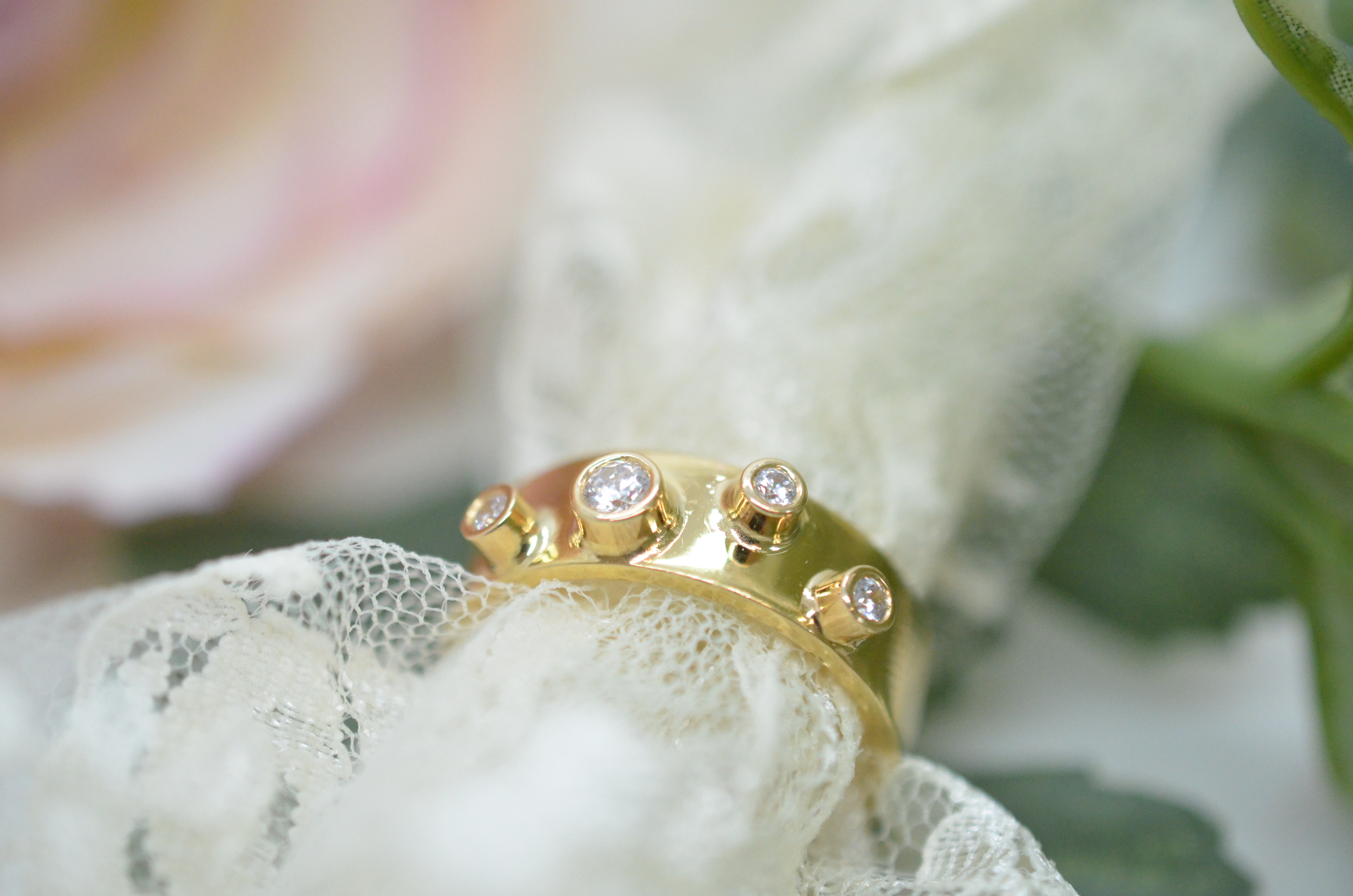 Second Hand Bengt Hallberg 18k ring with cz - 2