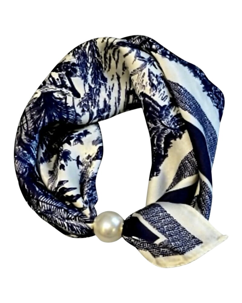 Scarf Chloe med magnet mönstrad kornblå/vit
