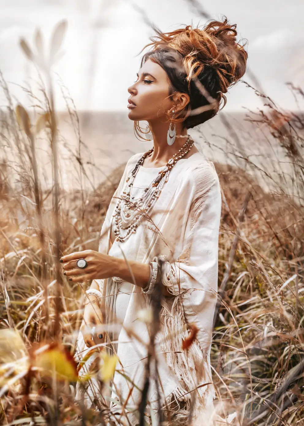 Obraz na płótnie - Boho Woman in Field