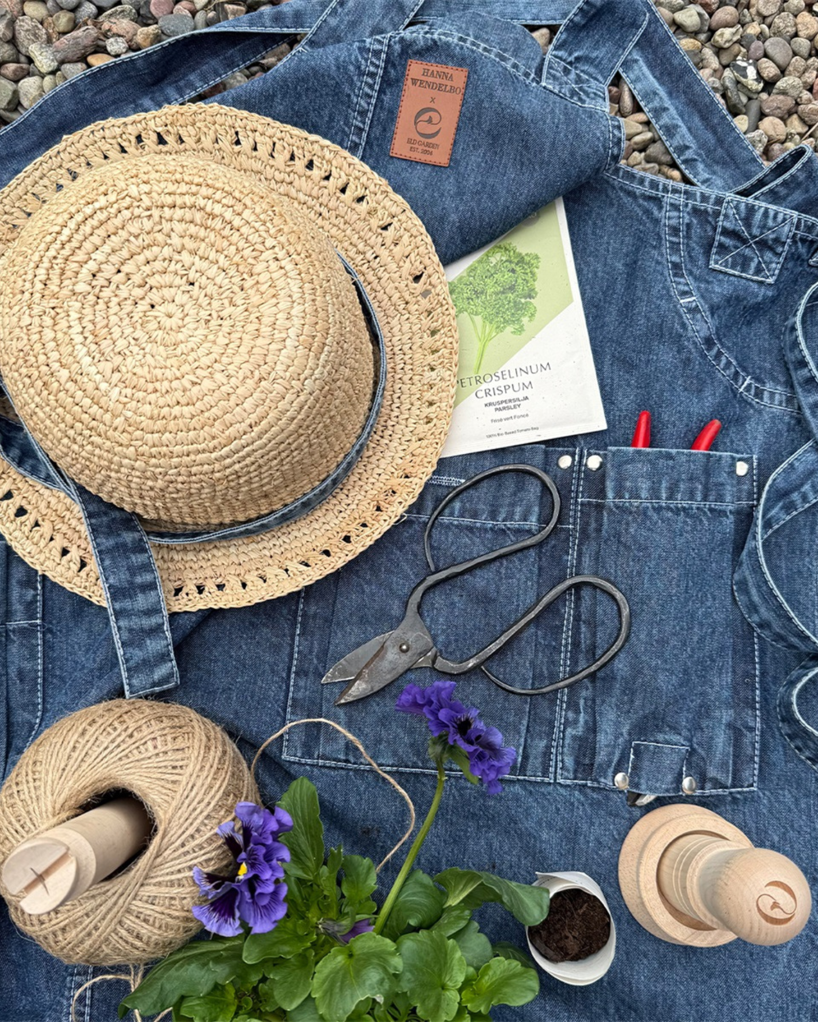 Denim garden apron - Hanna Wendelbo x Eldgarden