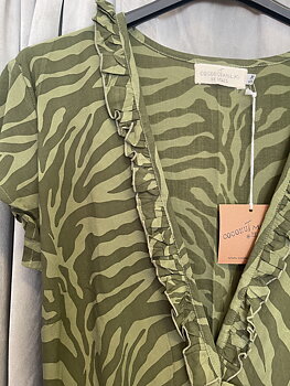 Coconut Milk Long Wrap Zebra Green