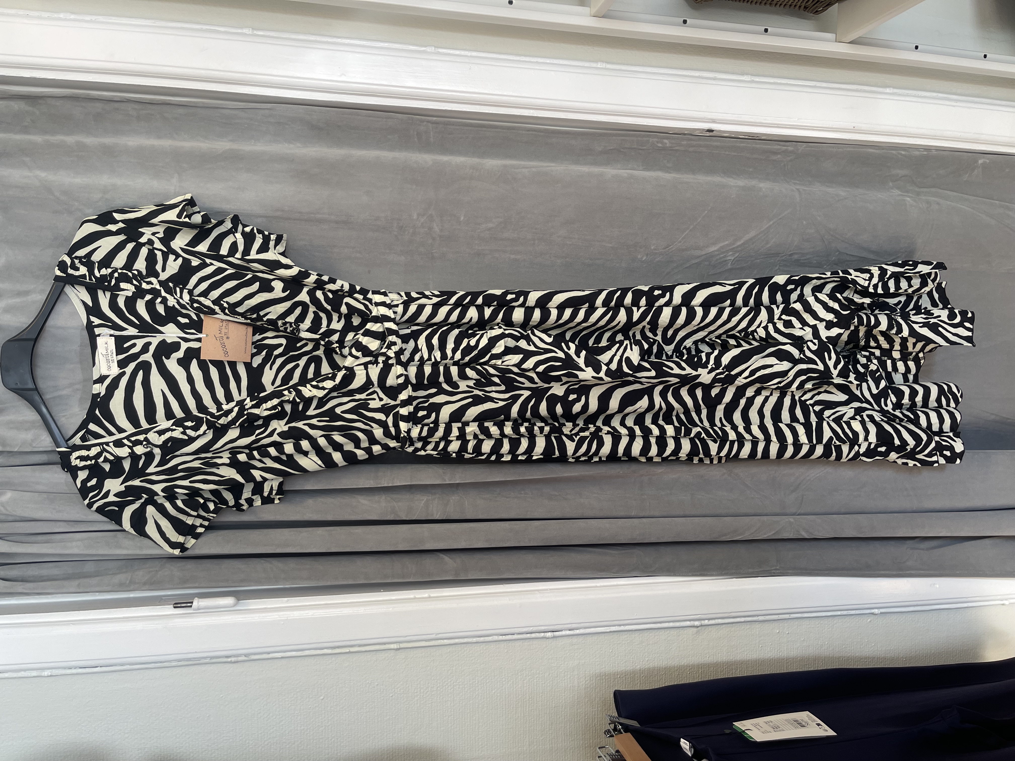 Coconut Milk Long Wrap Zebra 