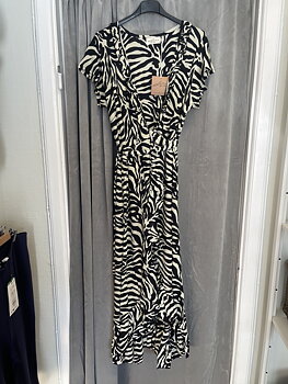 Coconut Milk Long Wrap Zebra 
