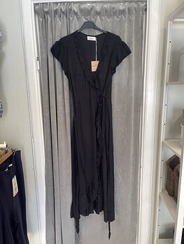Coconut Milk Long Wrap Black