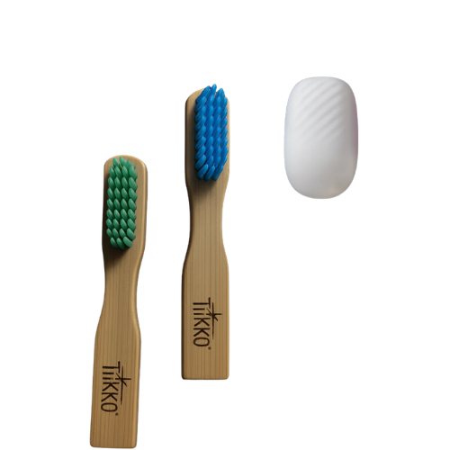 Cepillo de dientes de viaje Tjikko con funda de silicona