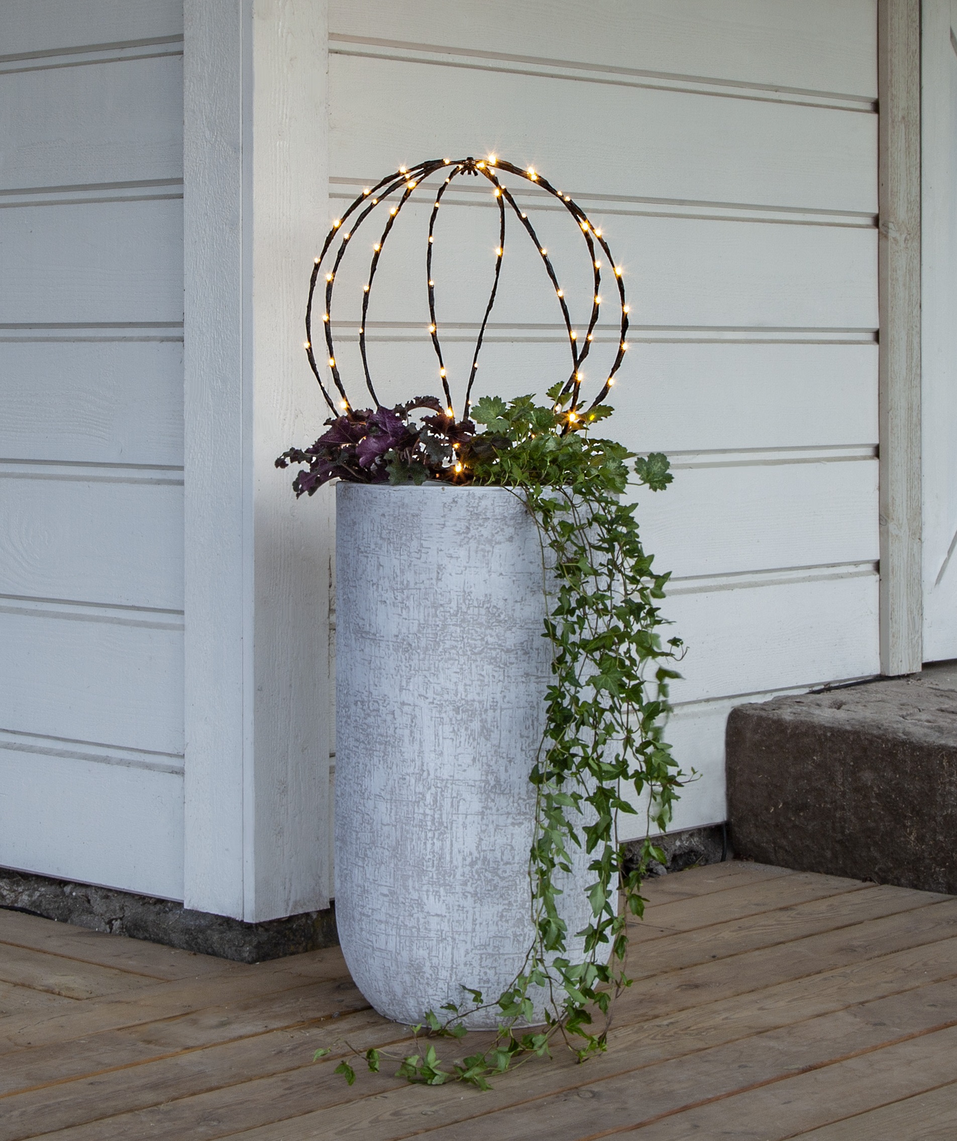 Ljusklot Sphere 40 cm. 88 LED-lampor. Mellan