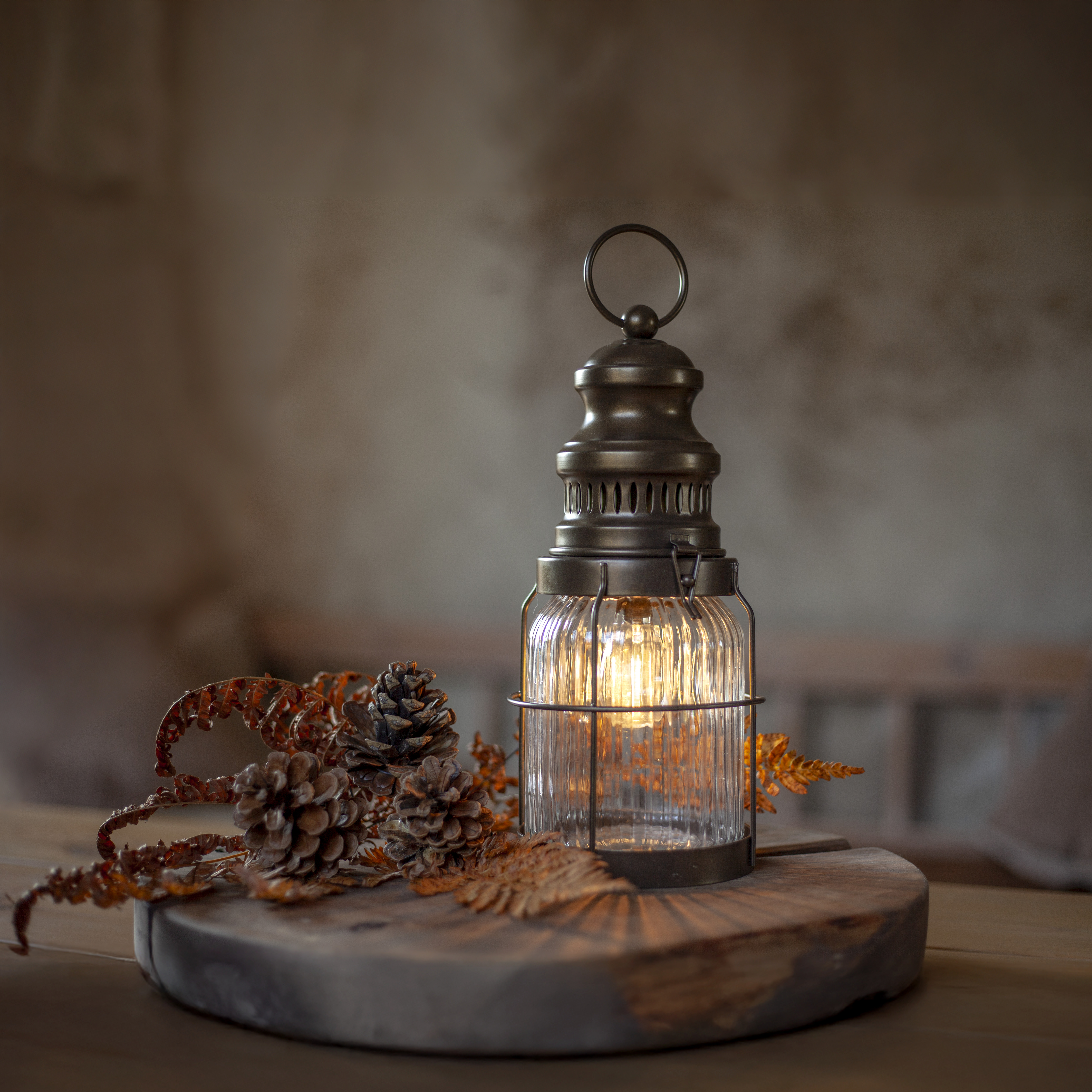 Lampa / lykta Aina batteridriven med timer 28 cm