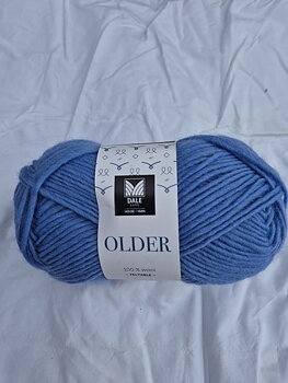Older 100% ull 420 Isblå, 50gr Gjestal garn