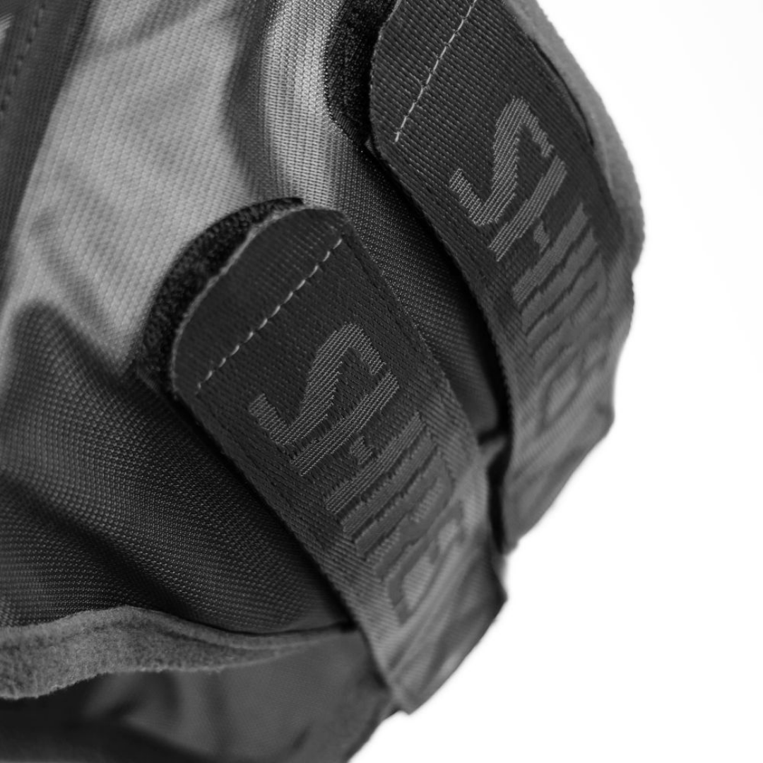 FLYGUARD FINE MESH FLUGHUVA MED ÖRON OCH HÅL FÖR PANNLUGGEN  - 5