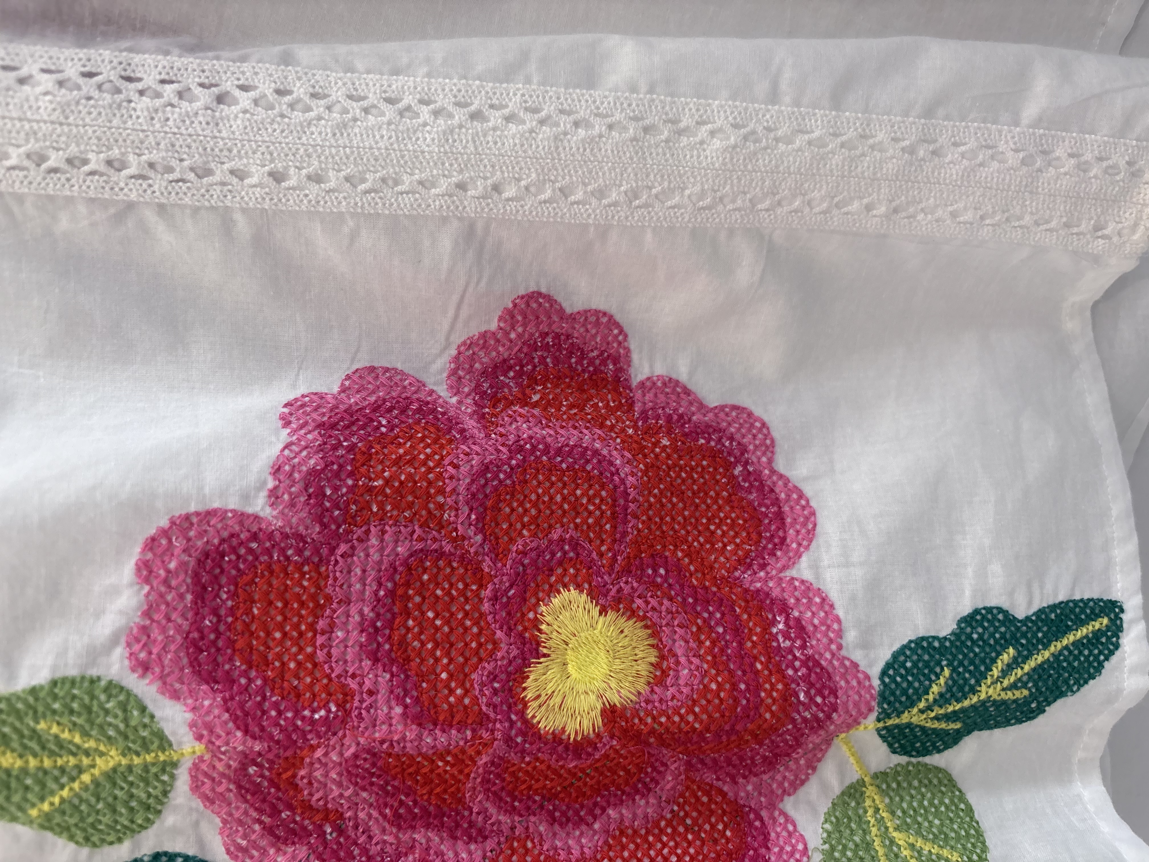White Blouse Embrodery Flower - Place Du Soleil - 4