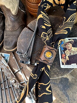 Bandana bolo handgjord i svenskt läder 