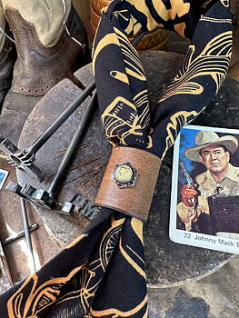 Bandana bolo handgjord i svenskt läder 
