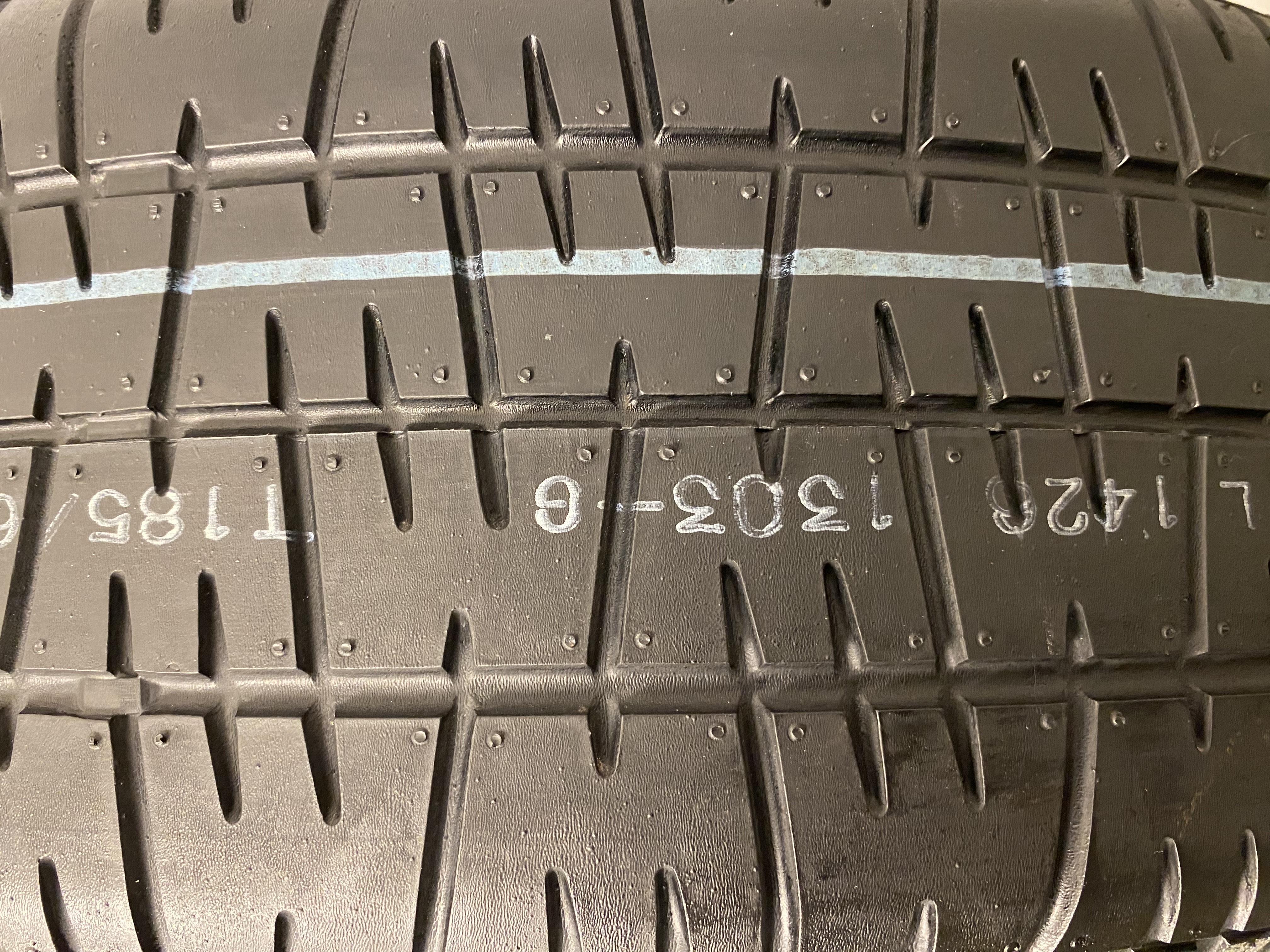 RESERVHJUL | 17" FORD MUSTANG S197 2005-2014 | 5x114.3 5x17 ET37 70.3 + T 185 60 R17 MAXXIS SPARE TIRE Temporary Use Only | V41-2004 | 3mm (Original) - 7