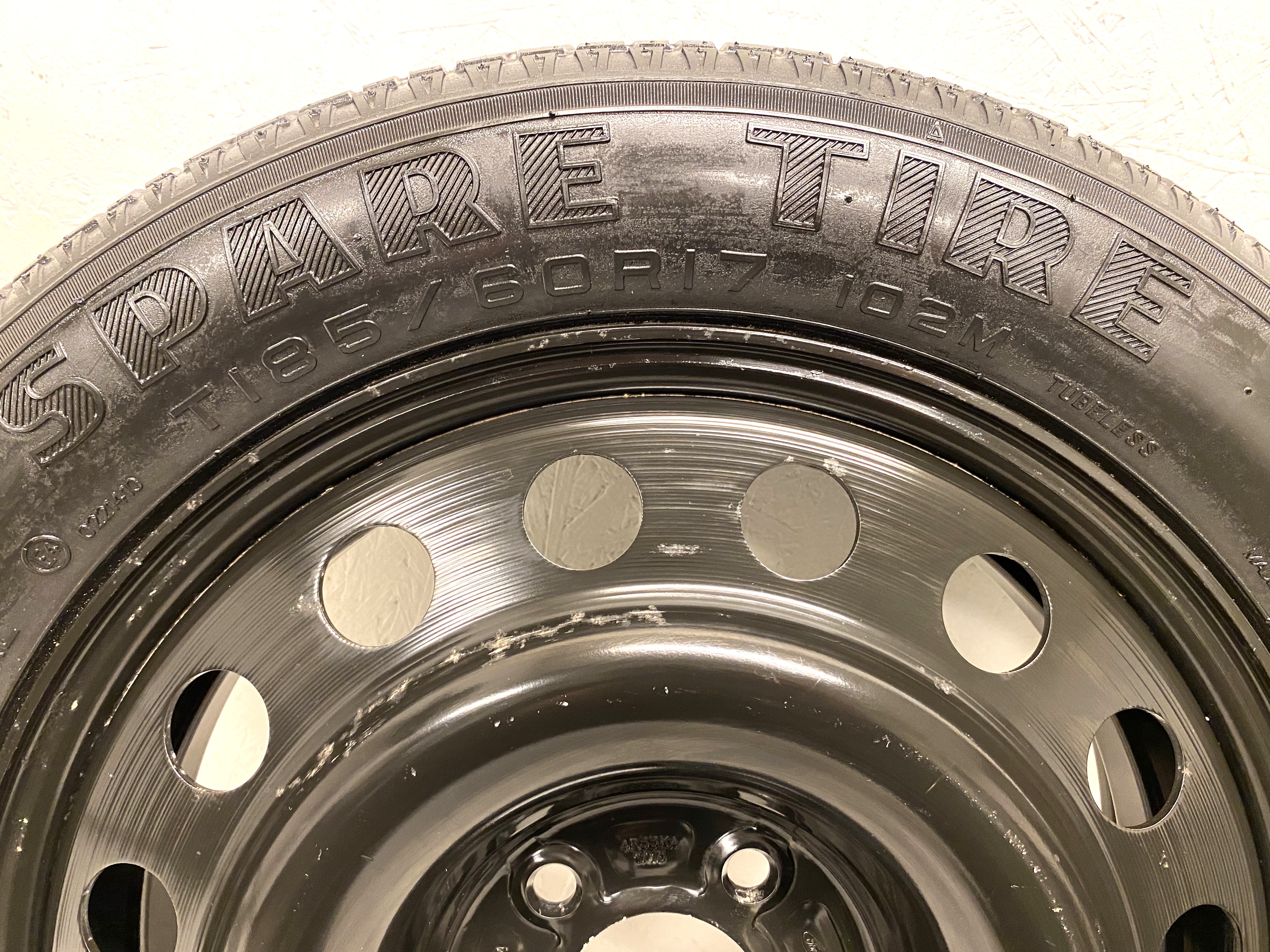 RESERVHJUL | 17" FORD MUSTANG S197 2005-2014 | 5x114.3 5x17 ET37 70.3 + T 185 60 R17 MAXXIS SPARE TIRE Temporary Use Only | V41-2004 | 3mm (Original) - 3