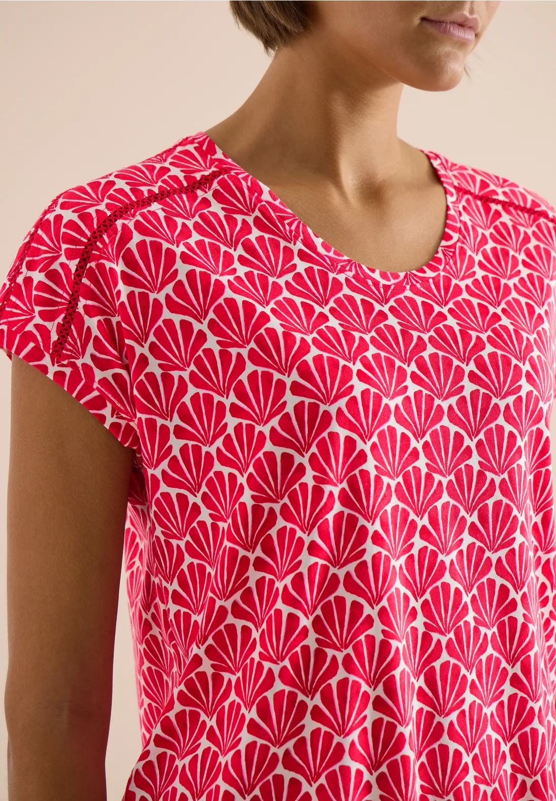 Minimal Lace Shoulder T-Shirt - Stl. L - Cecil