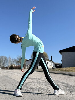 Byxor från Thuono med ljusturkos dekoration