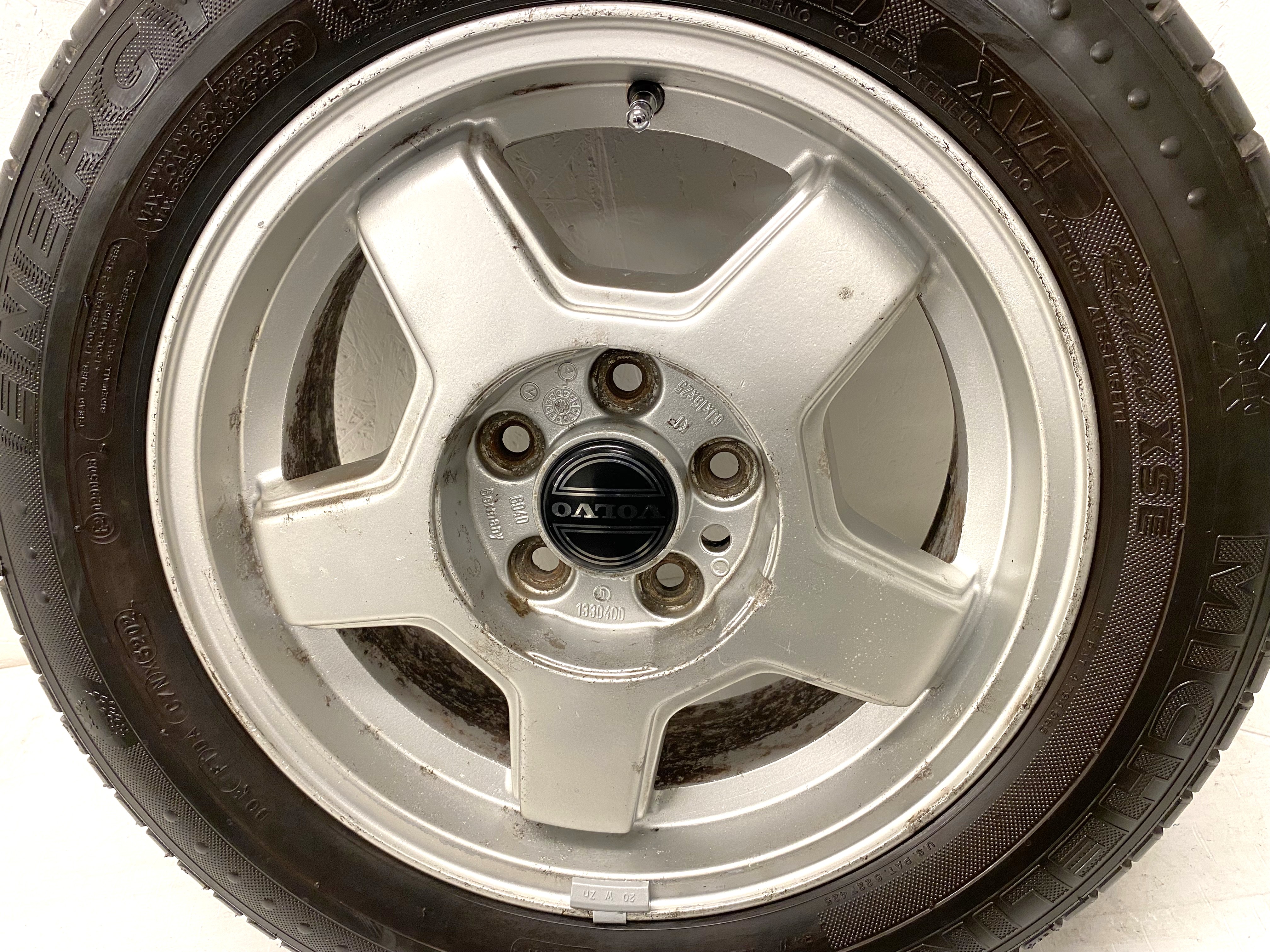Kompletta Sommarhjul | 15" VOLVO 240 TURBO | 5x108 6x15 ET25 65.1 +  2st 205/60 R15 91H Bridgestone Potenza RE720 | V48-02 |4|4mm + 1st 195/60 R15 88V Bridgestone B390 | V09-04 | 6mm + 1st 195/60 R15 88V Michelin Energy XV1 | V32-02 | 7mm - 12