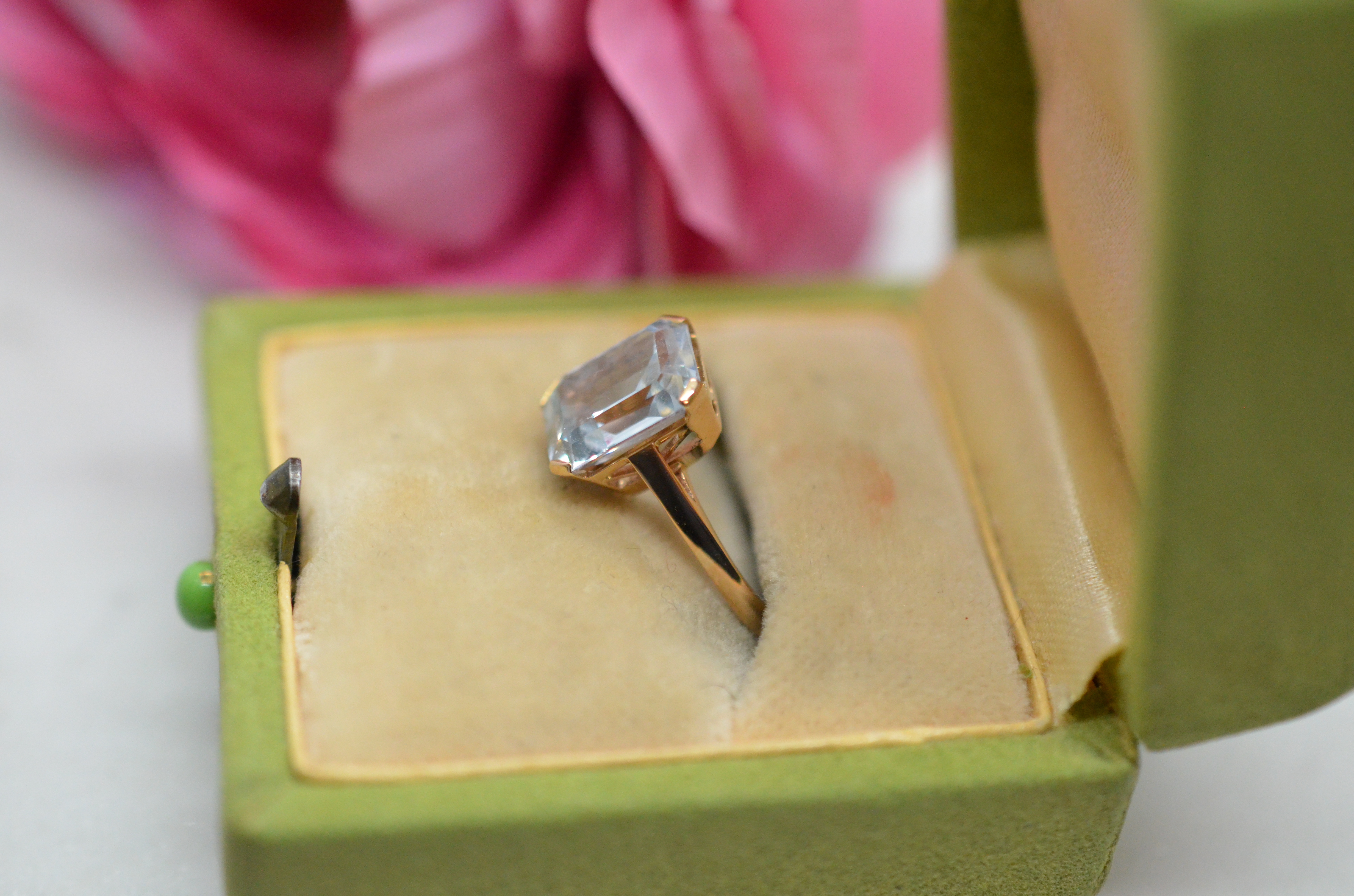 Vintage 18k ring with light blue stone, 1946 - 2